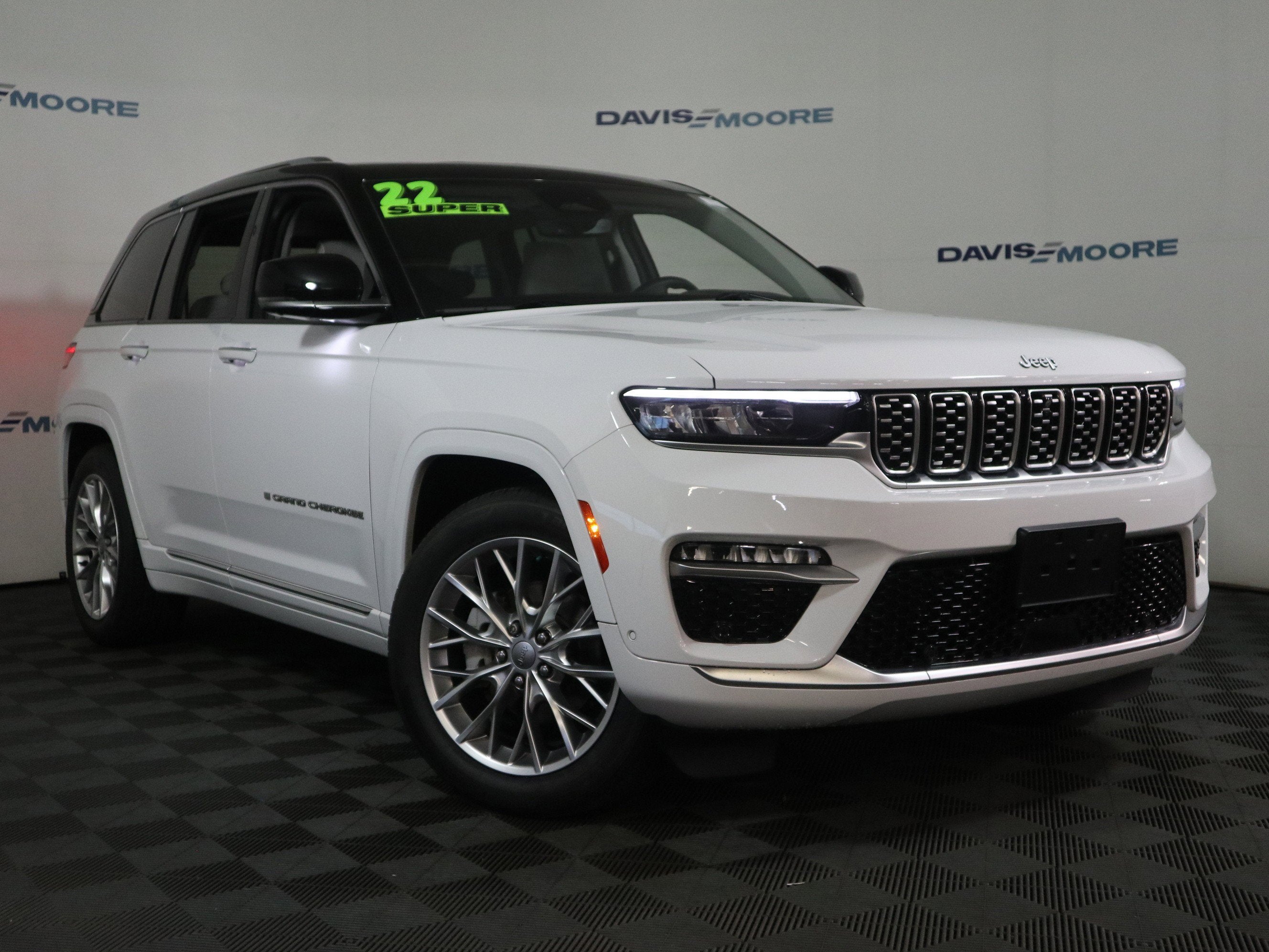2022 Jeep Grand Cherokee Summit