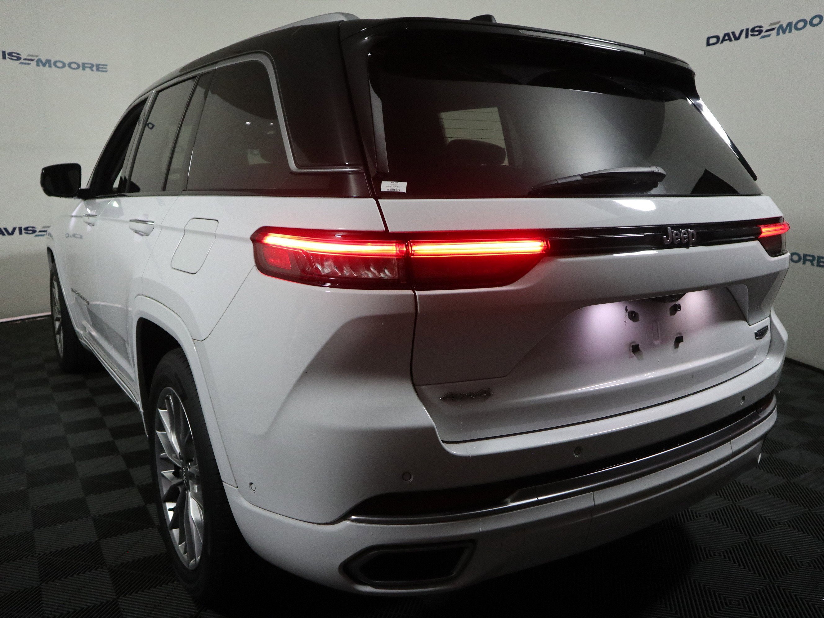 2022 Jeep Grand Cherokee Summit