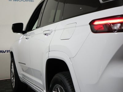 2022 Jeep Grand Cherokee Summit