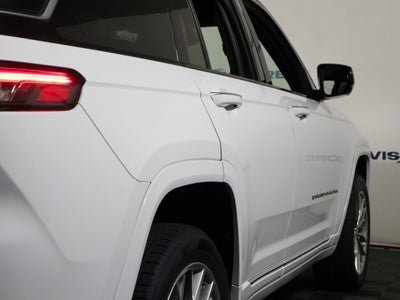 2022 Jeep Grand Cherokee Summit