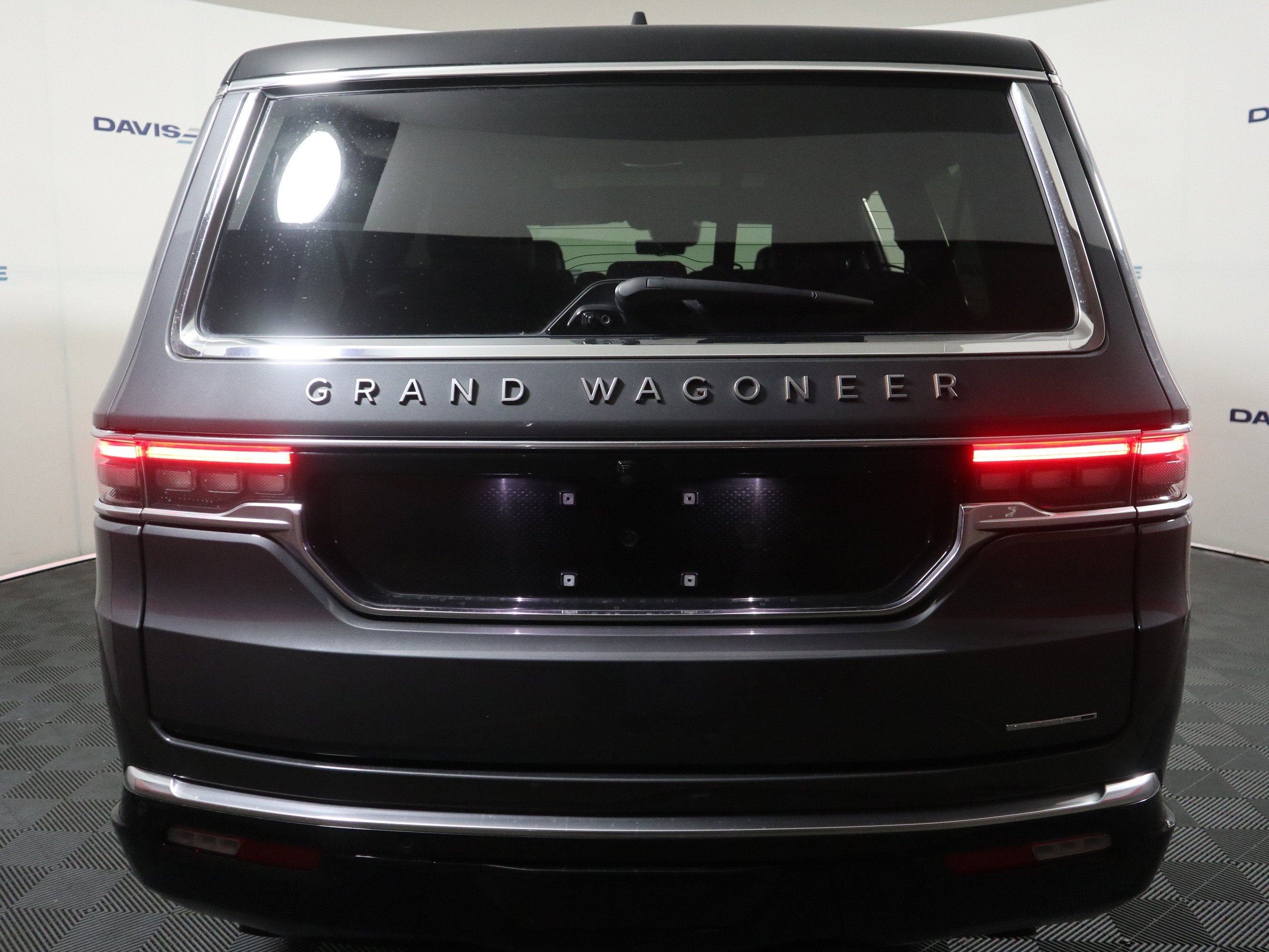 2024 Jeep Grand Wagoneer Series III