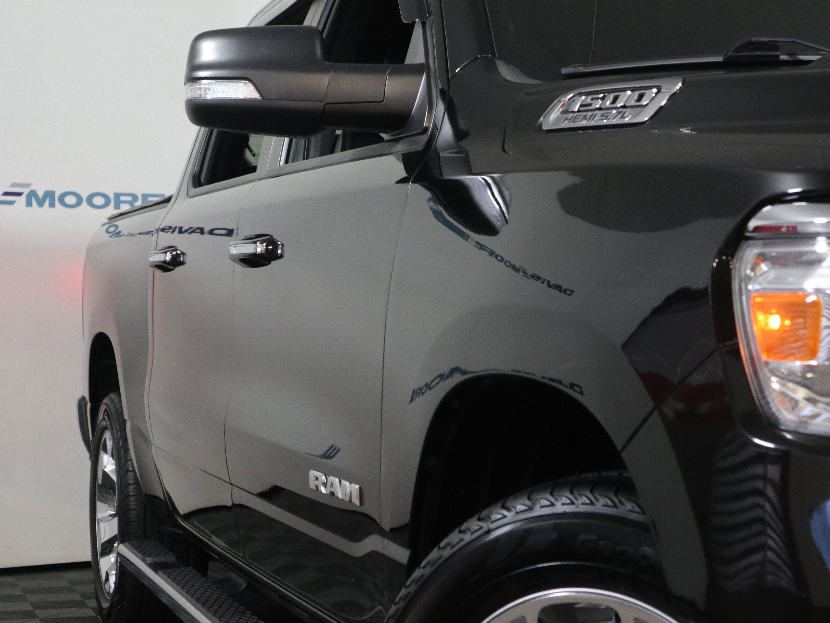 2019 RAM 1500 Big Horn/Lone Star Crew Cab 4x4