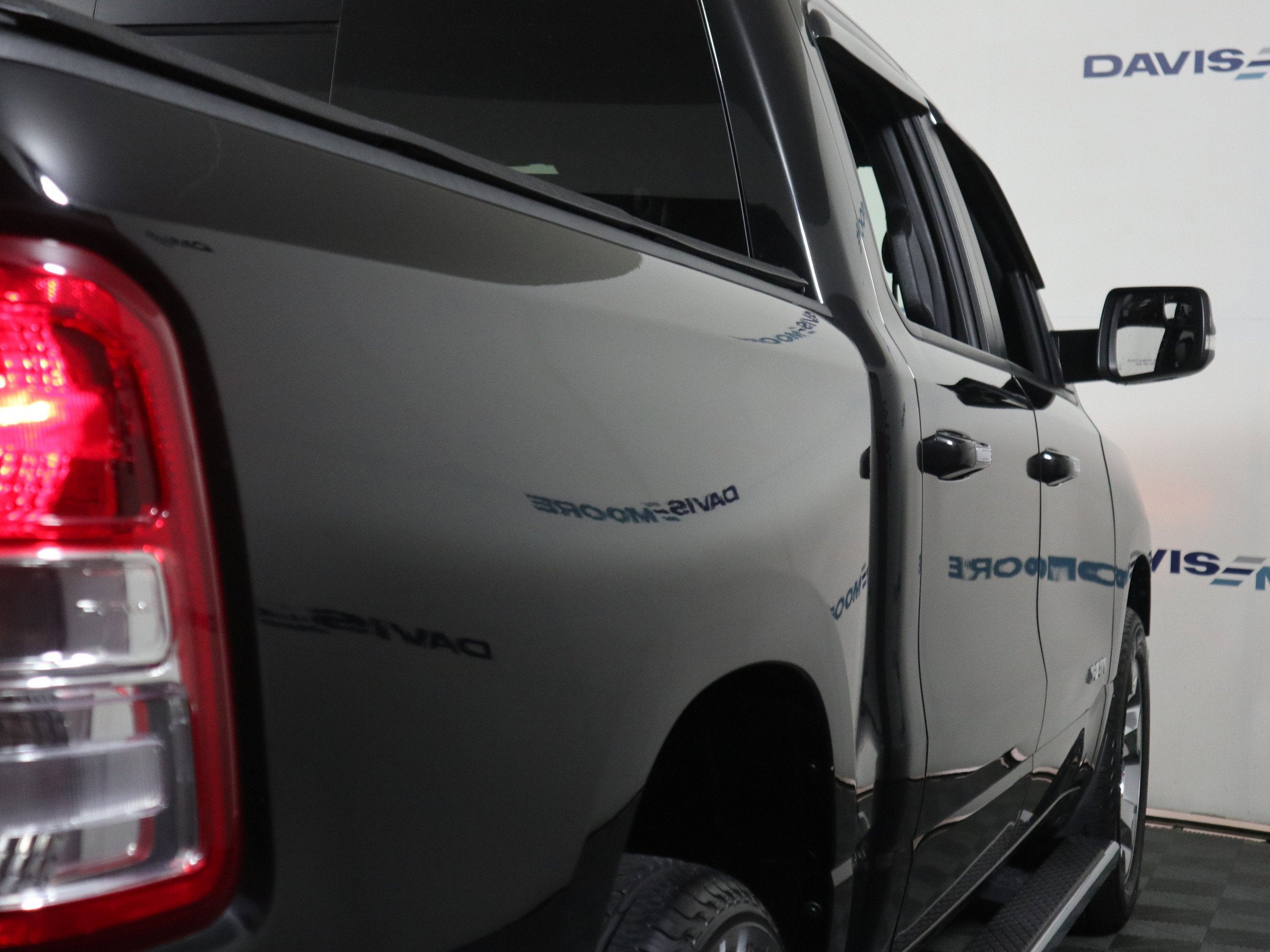 2019 RAM 1500 Big Horn/Lone Star Crew Cab 4x4