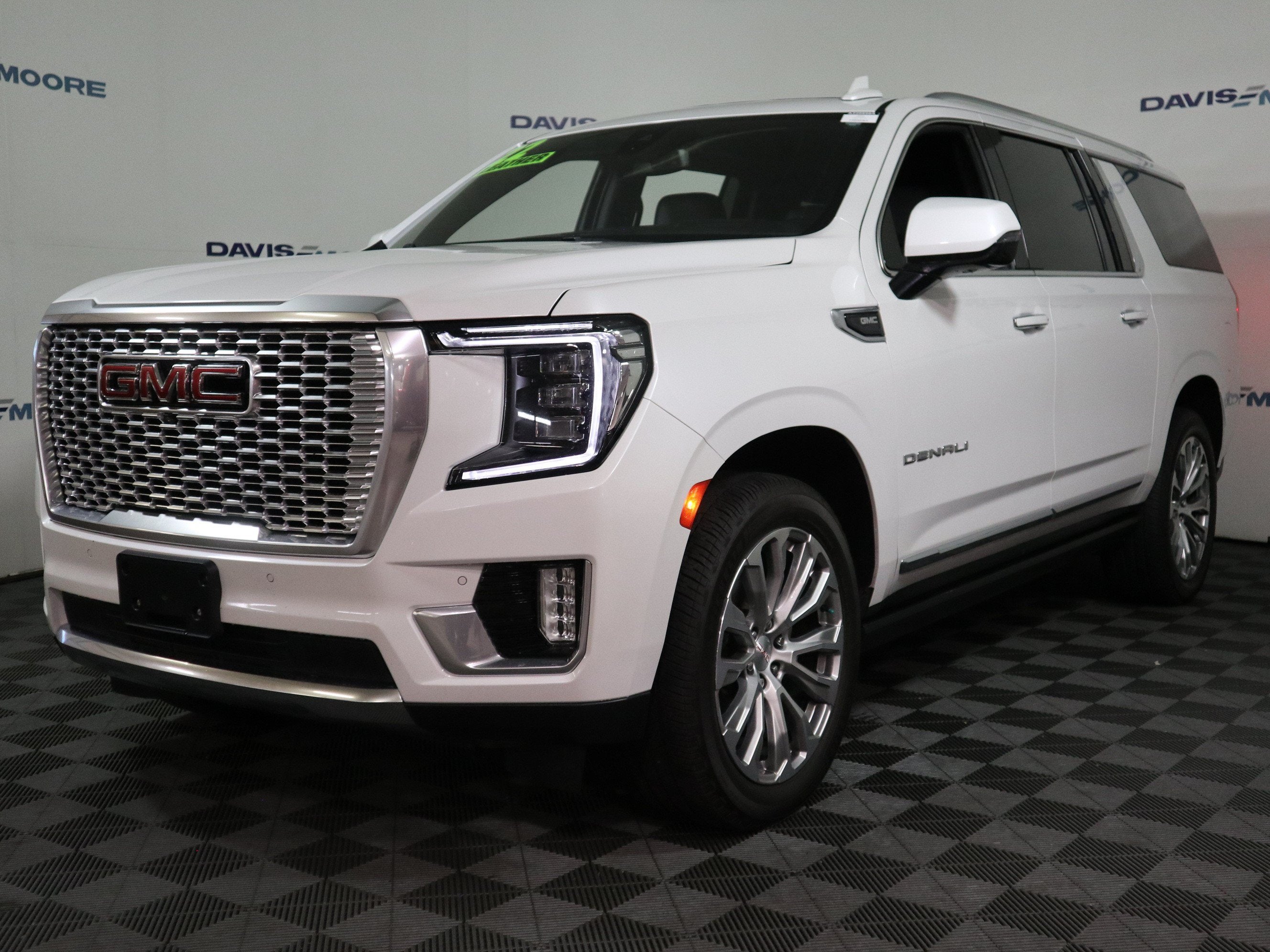 2022 GMC Yukon XL Denali 4WD