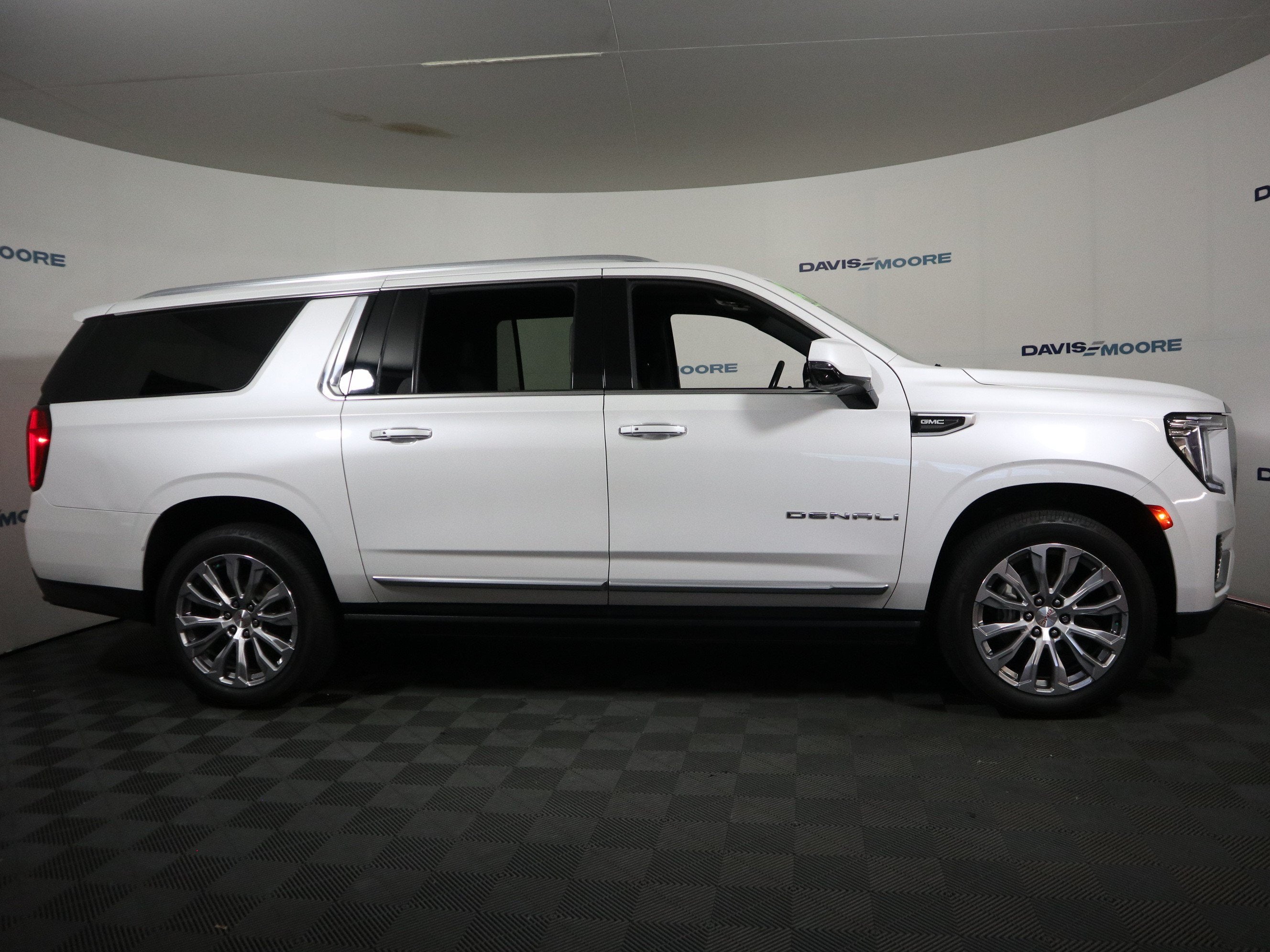 2022 GMC Yukon XL Denali 4WD