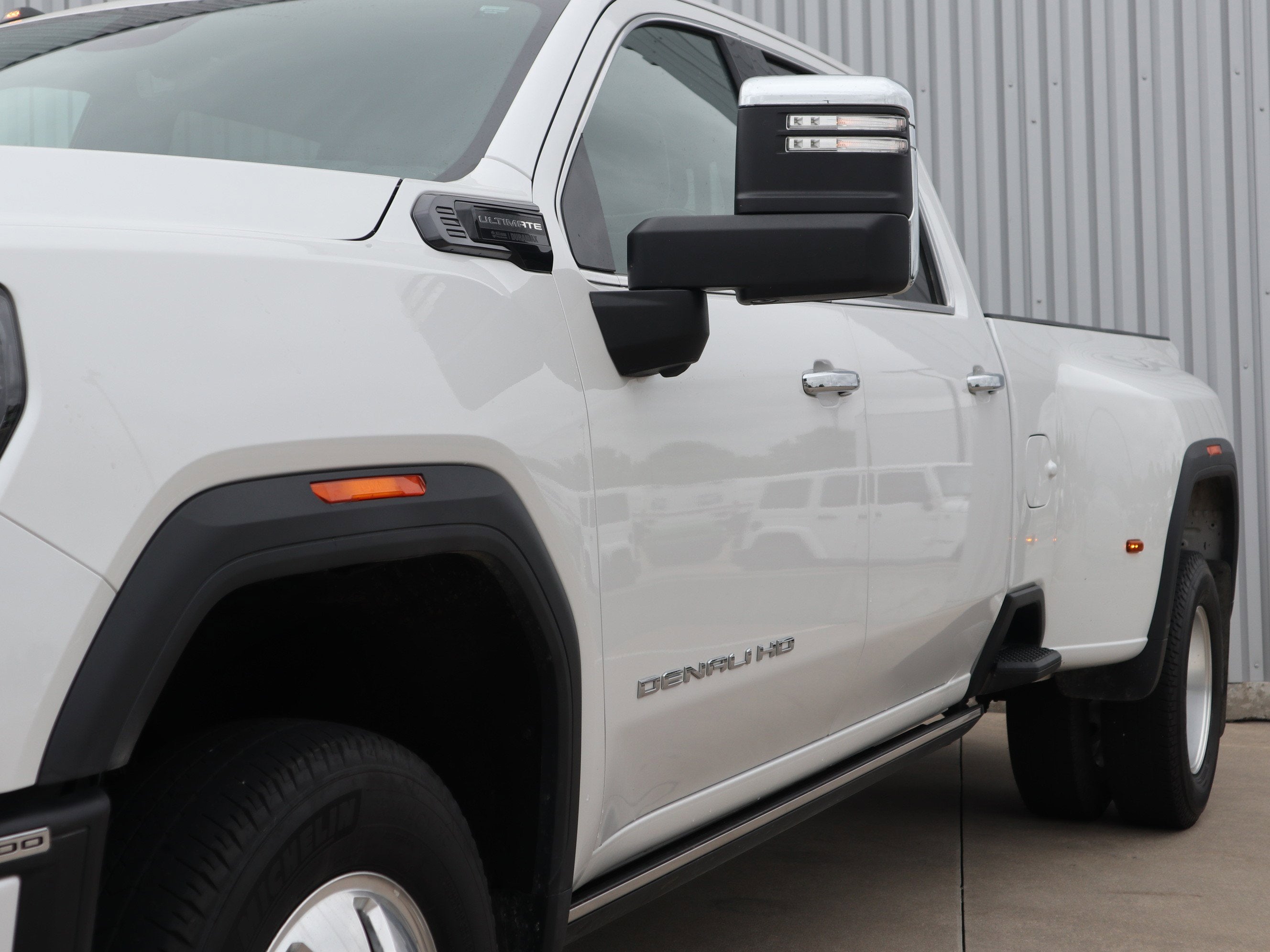 2024 GMC Sierra 3500HD Denali Ultimate Crew Cab 4WD