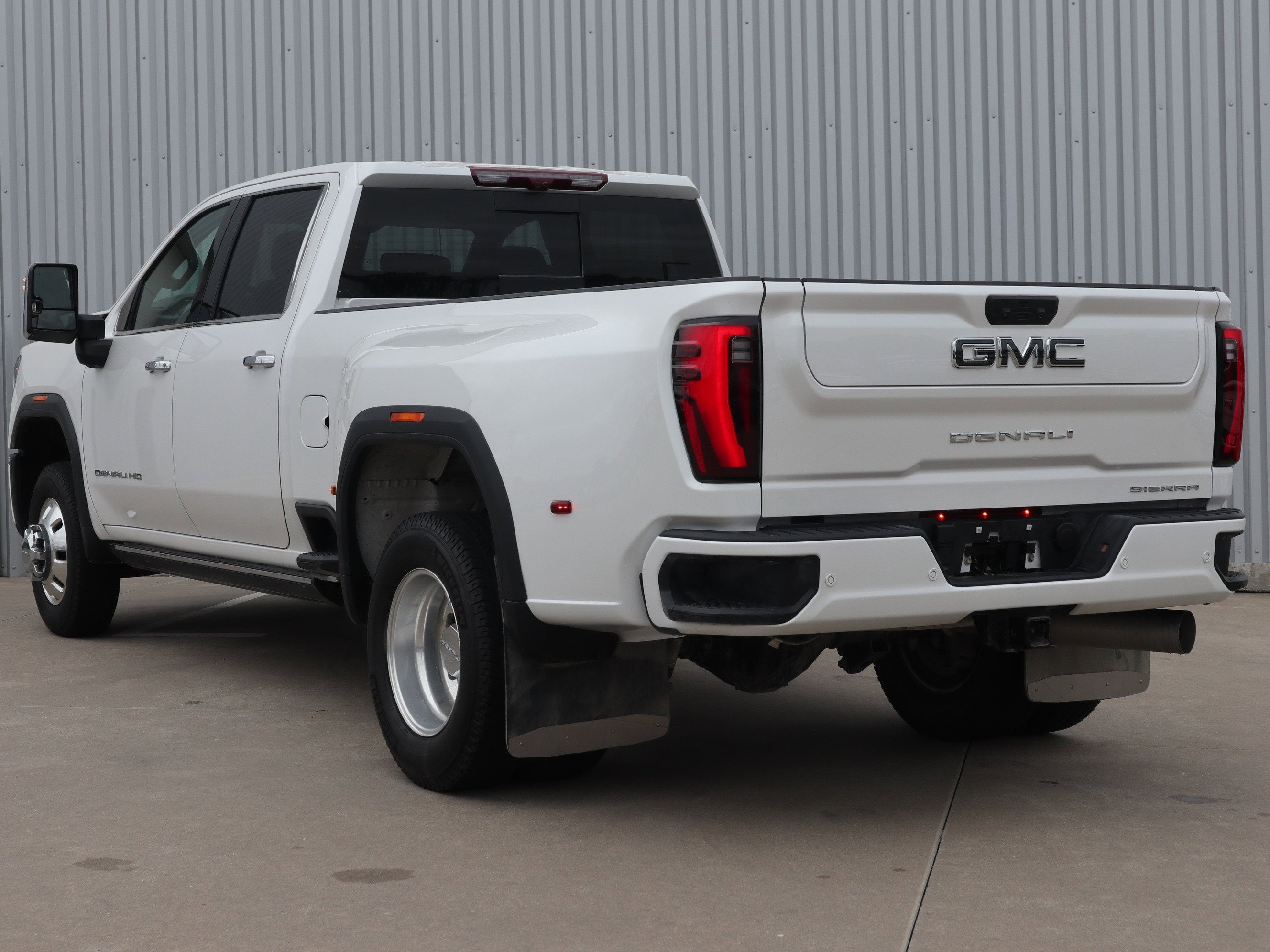 2024 GMC Sierra 3500HD Denali Ultimate Crew Cab 4WD