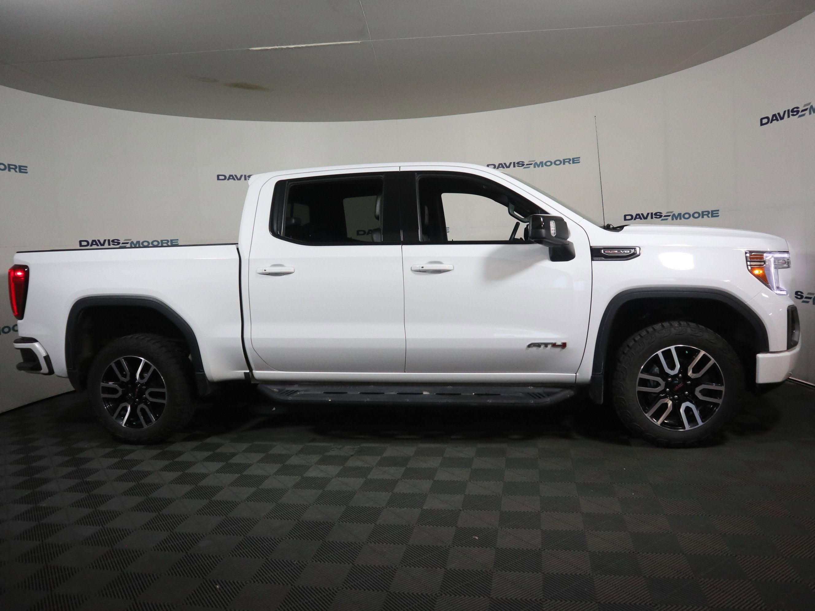2021 GMC Sierra 1500 AT4 Crew Cab 4WD