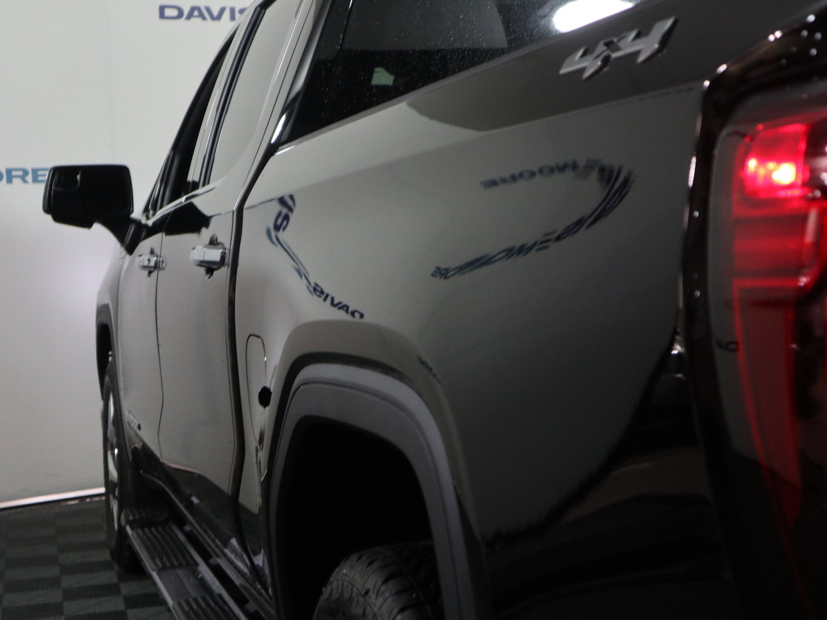 2024 GMC Sierra 1500 SLT Crew Cab 4WD