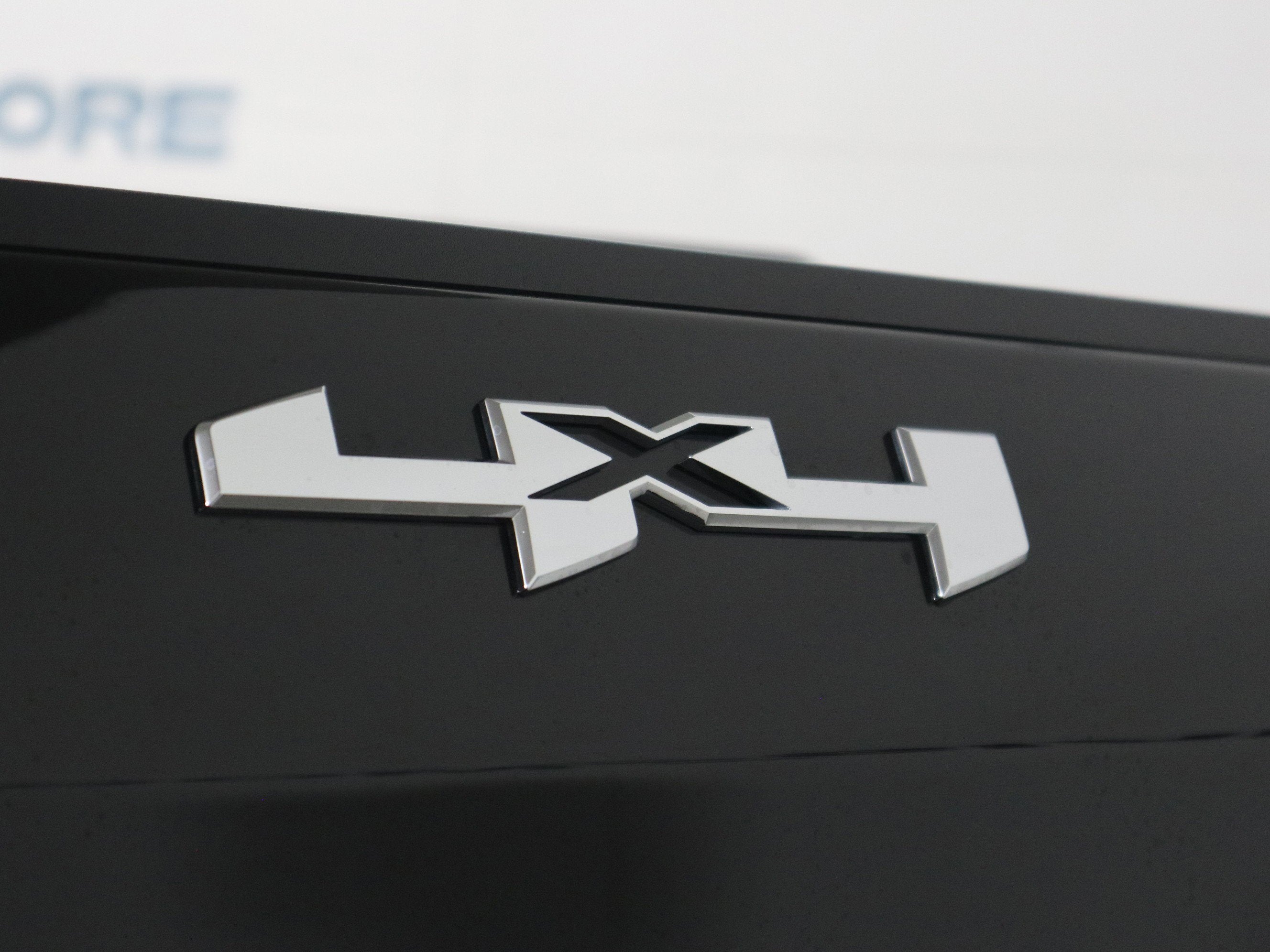 2024 GMC Sierra 1500 SLT Crew Cab 4WD