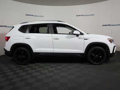 2023 Volkswagen Taos SE