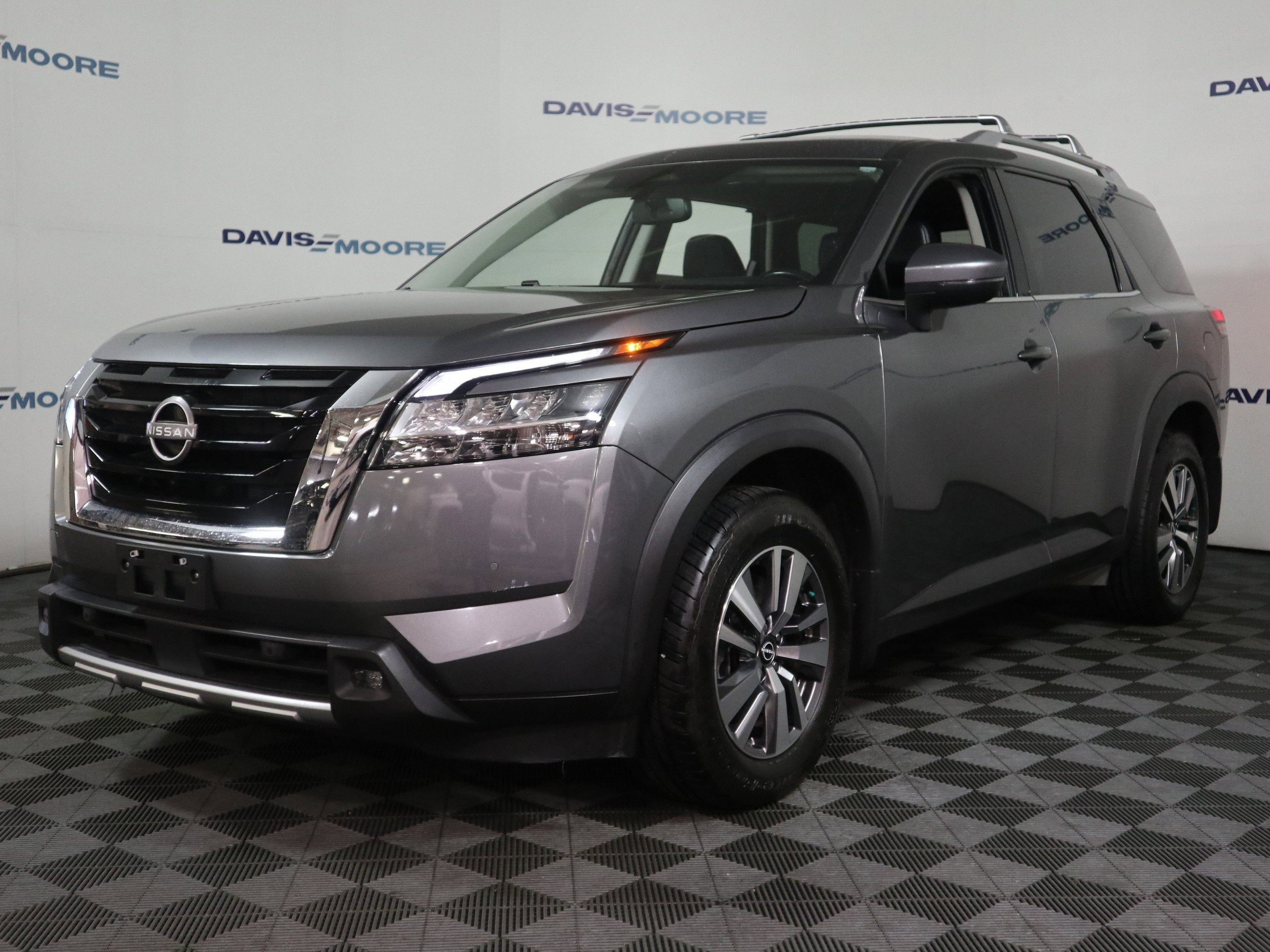 2022 Nissan Pathfinder SL 4WD