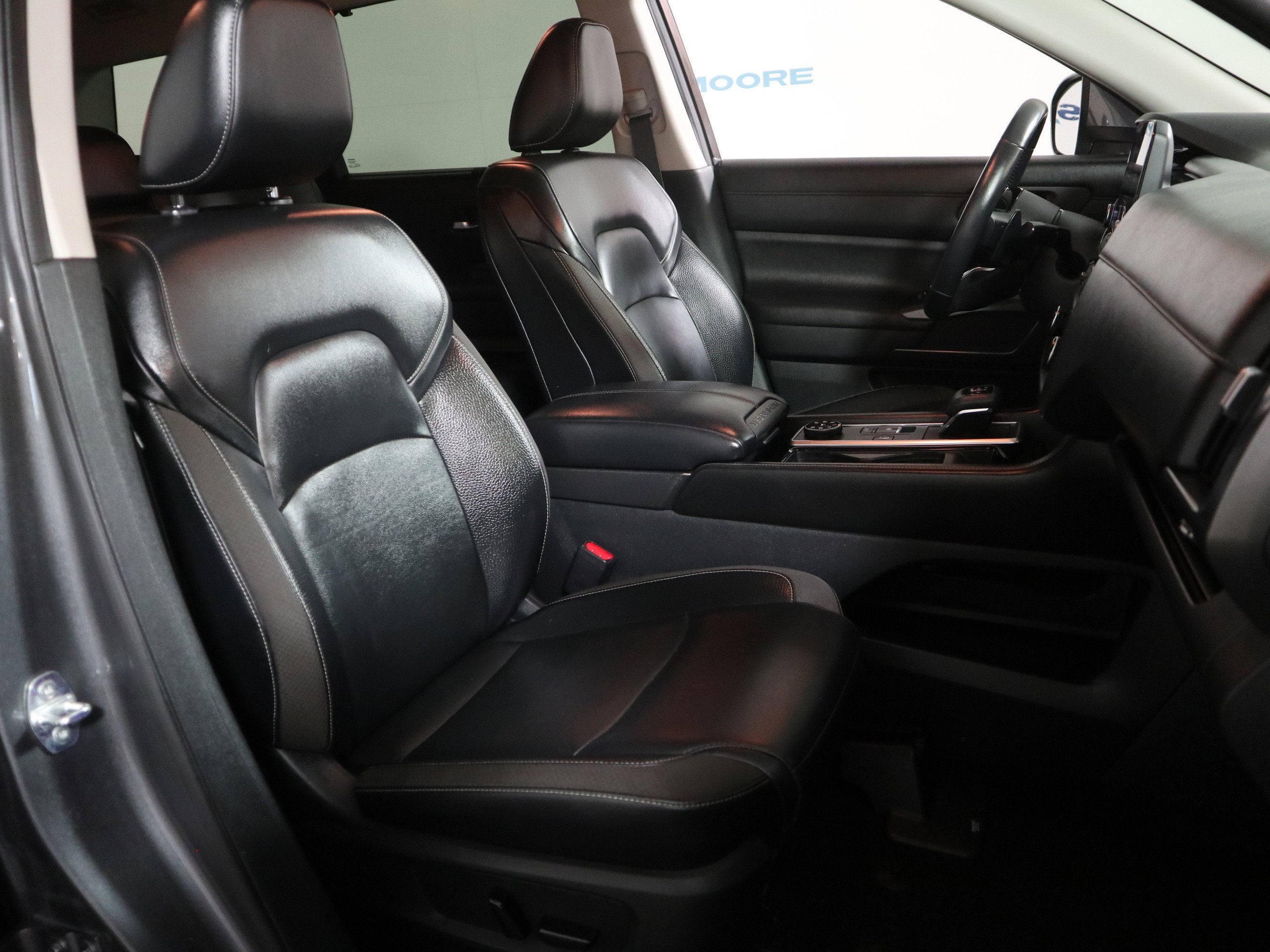 2022 Nissan Pathfinder SL 4WD