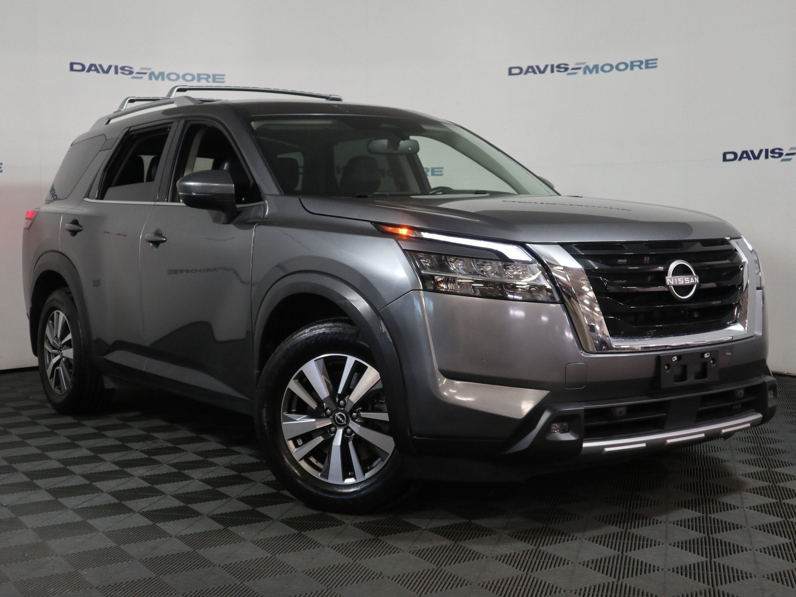 2022 Nissan Pathfinder SL 4WD