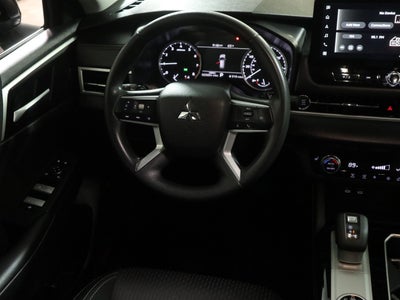 2025 Mitsubishi Outlander ES AWD