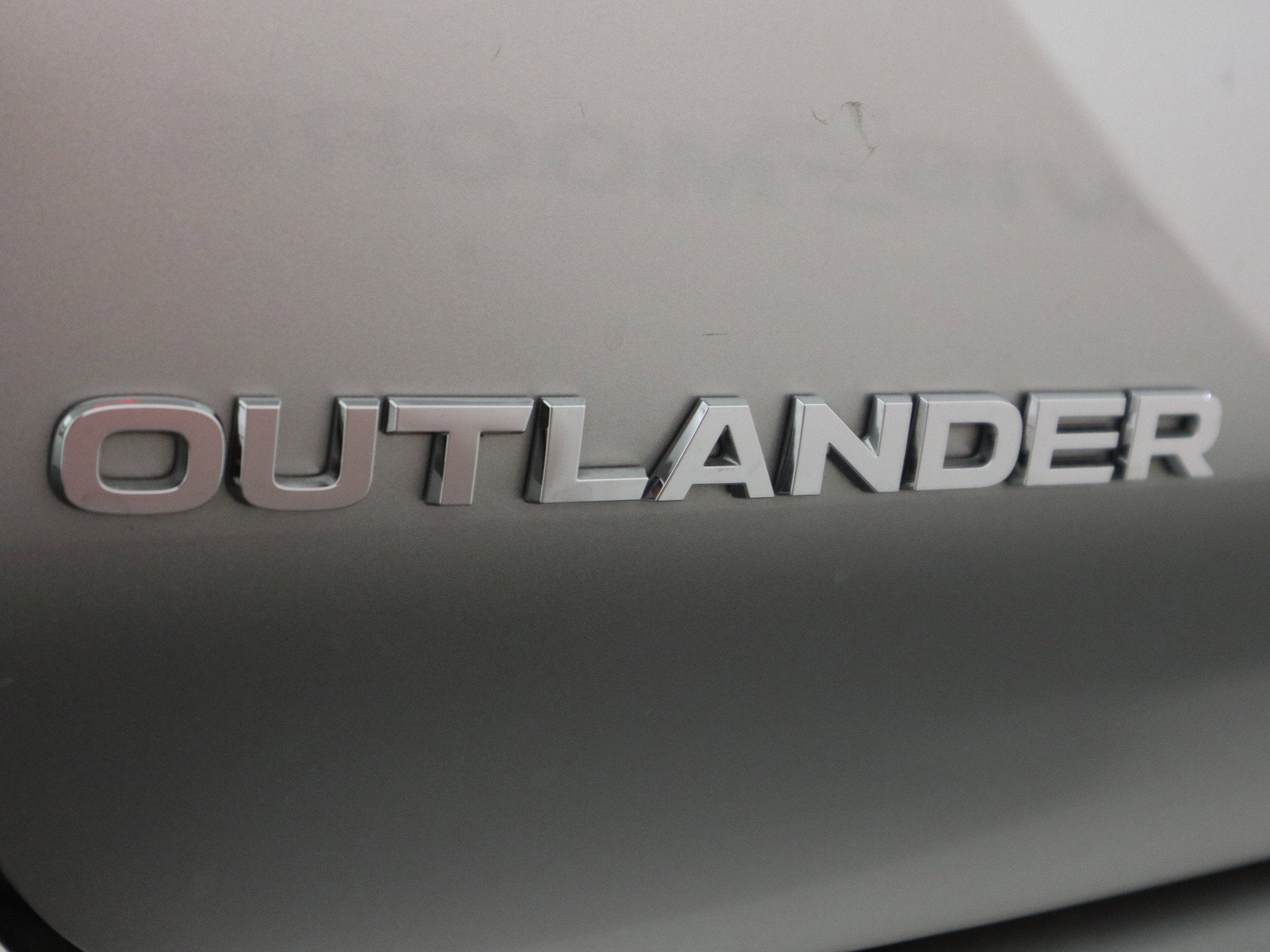 2024 Mitsubishi Outlander Plug-In Hybrid SEL 4WD