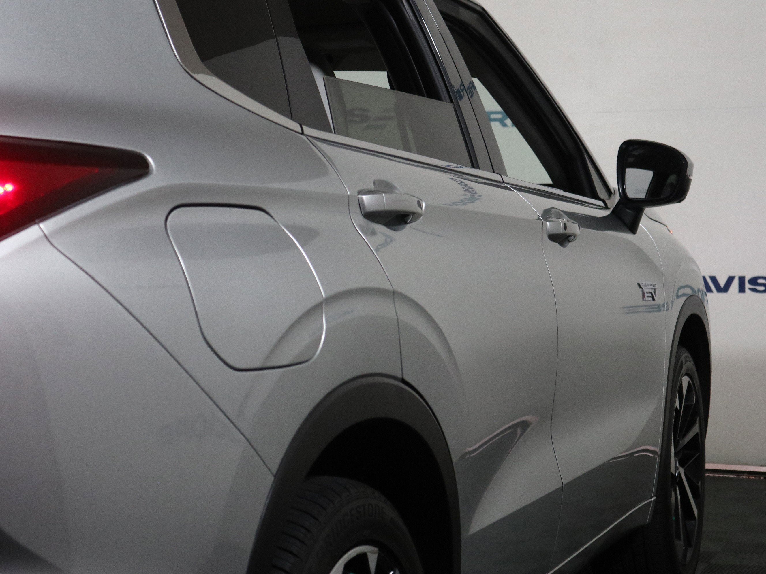2024 Mitsubishi Outlander Plug-In Hybrid SEL 4WD
