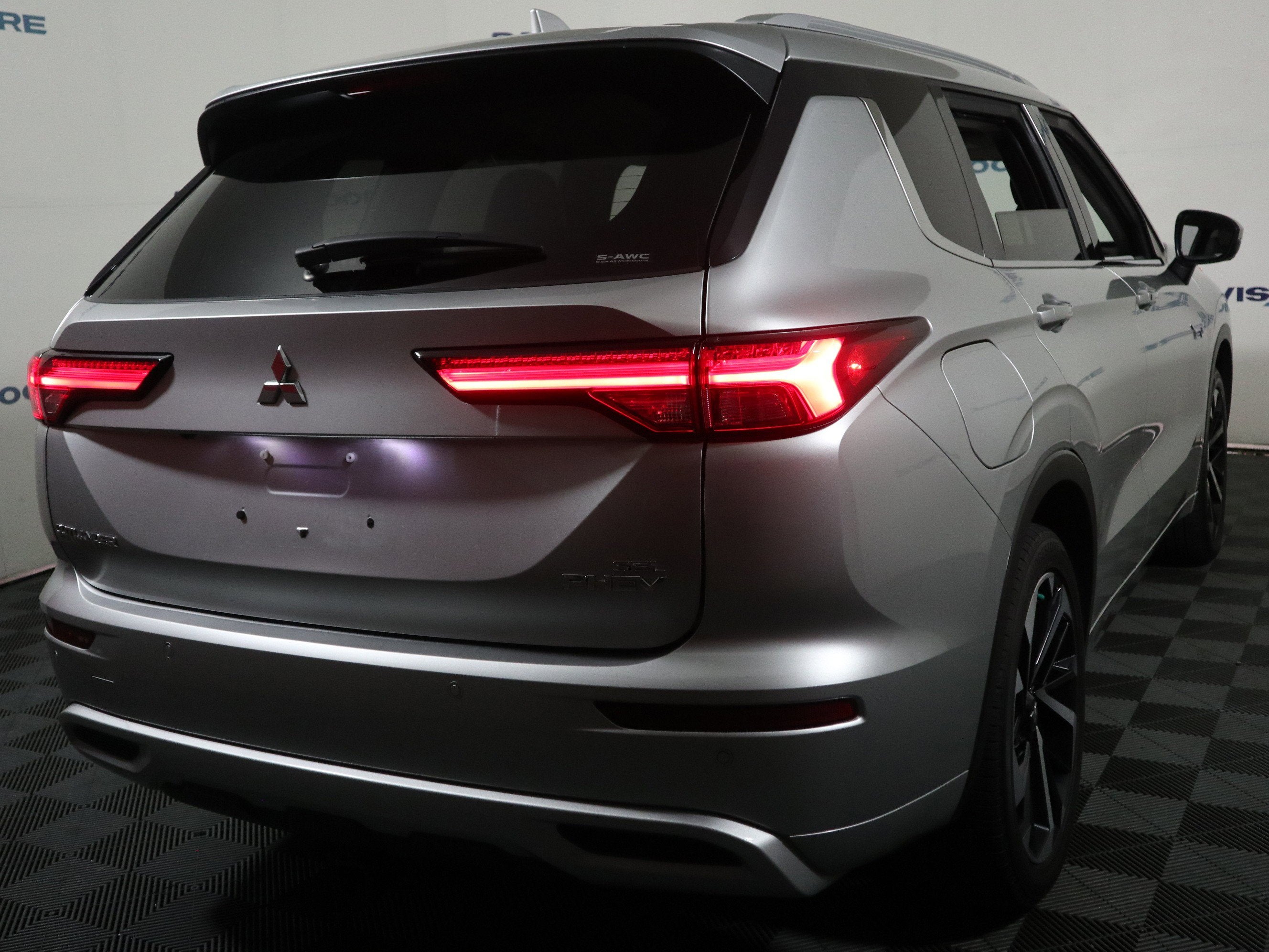 2024 Mitsubishi Outlander Plug-In Hybrid SEL 4WD