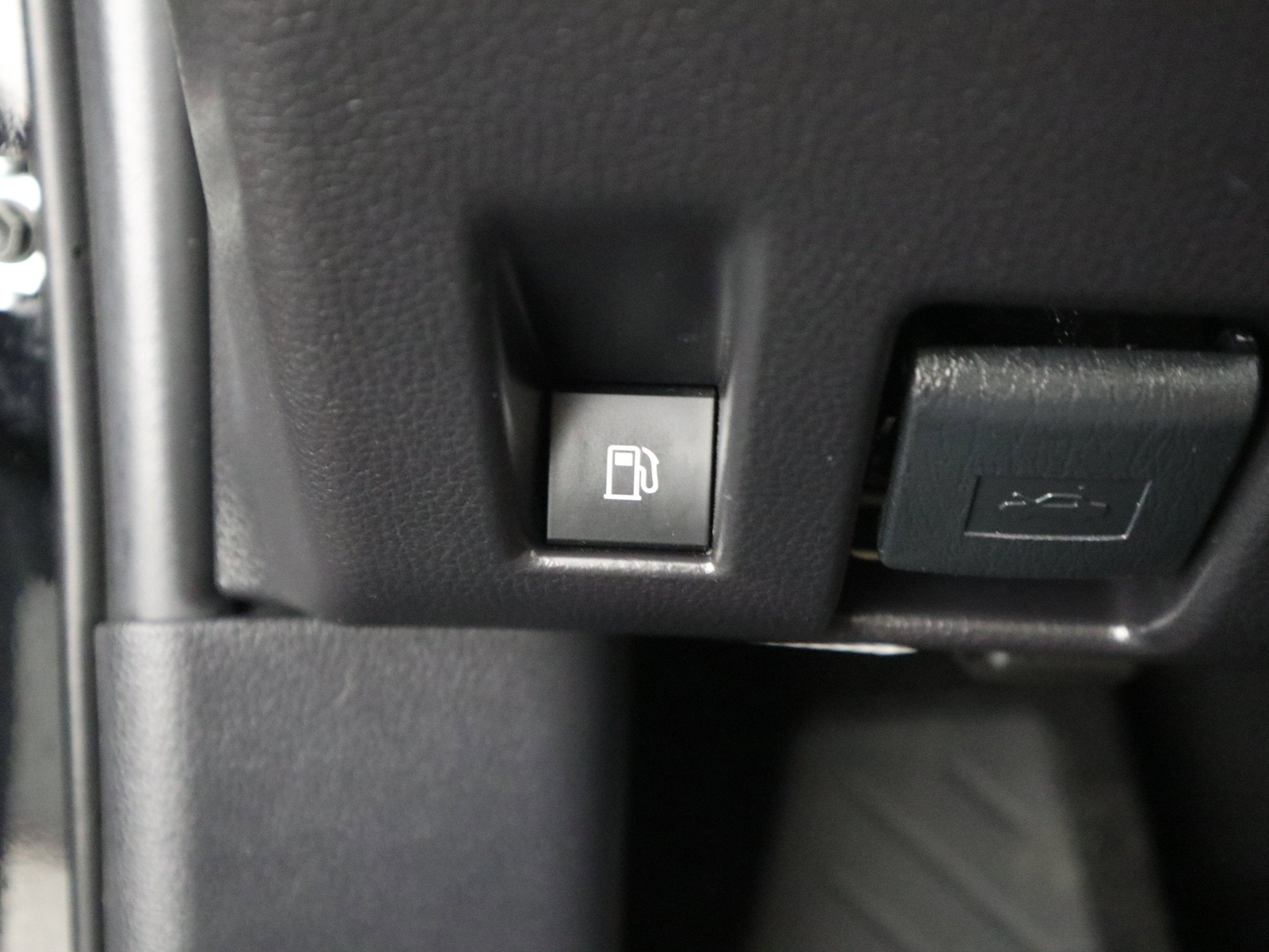 2025 Toyota RAV4 Hybrid LE AWD