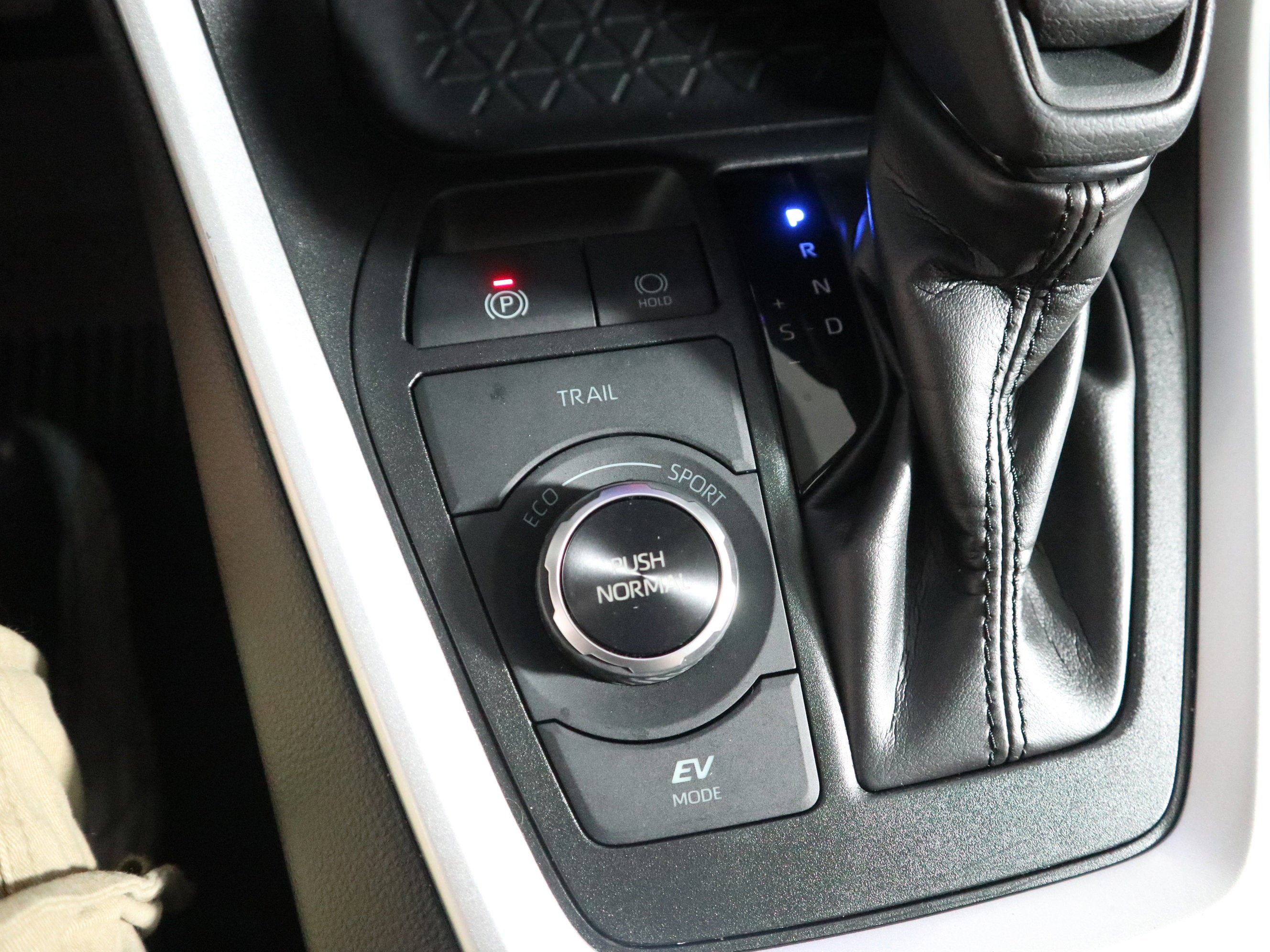2025 Toyota RAV4 Hybrid LE AWD