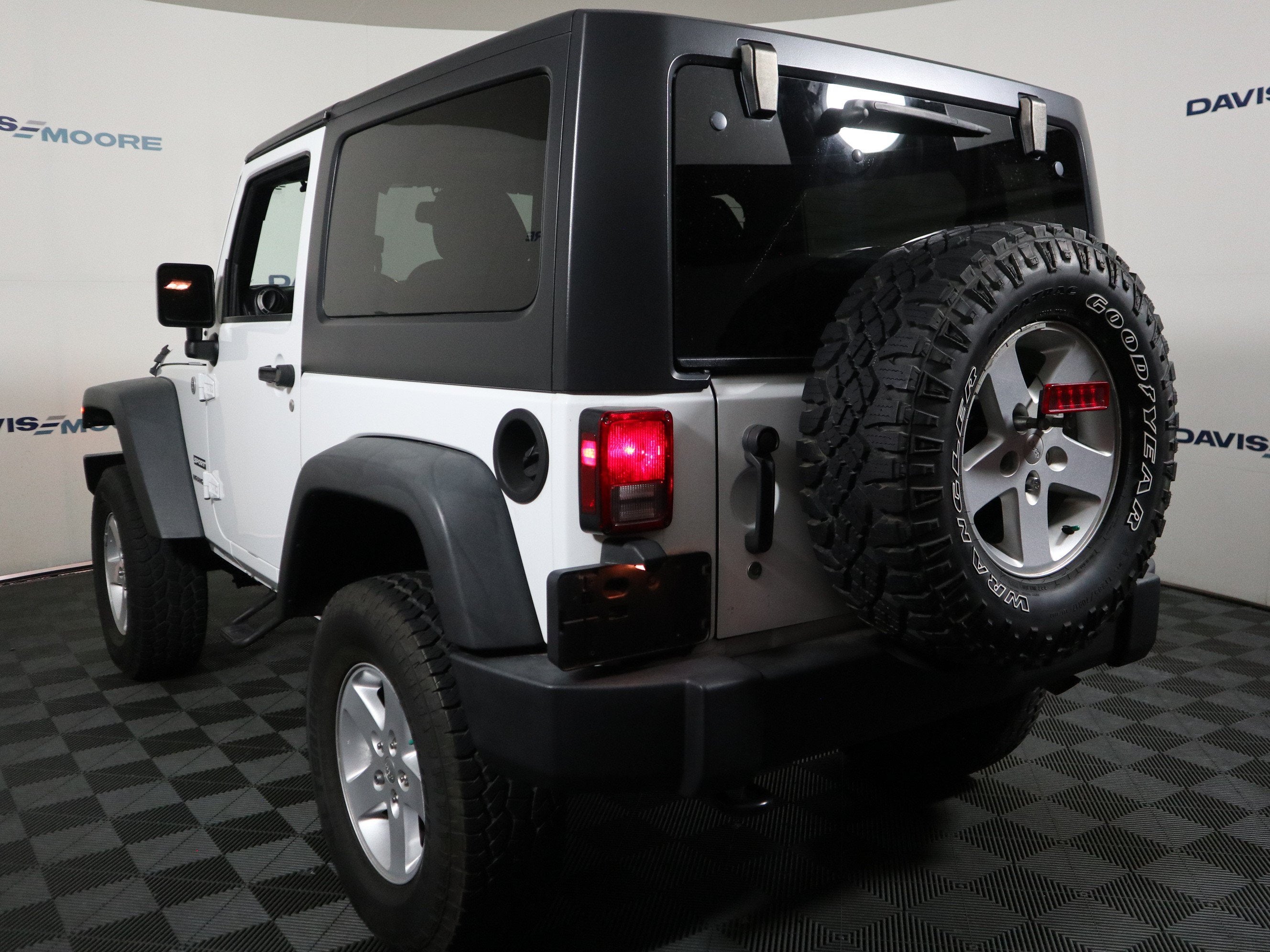 2017 Jeep Wrangler Sport