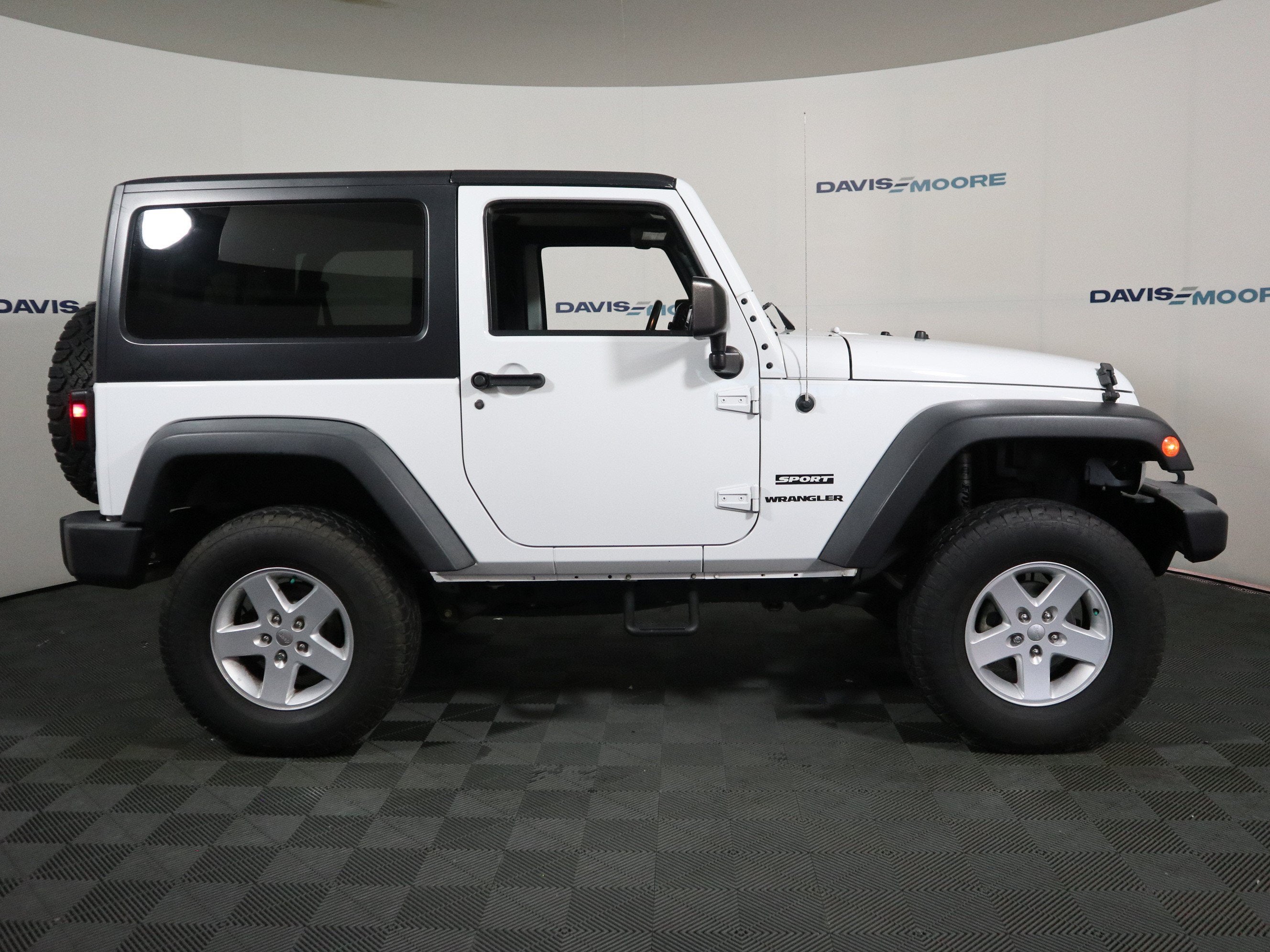 2017 Jeep Wrangler Sport