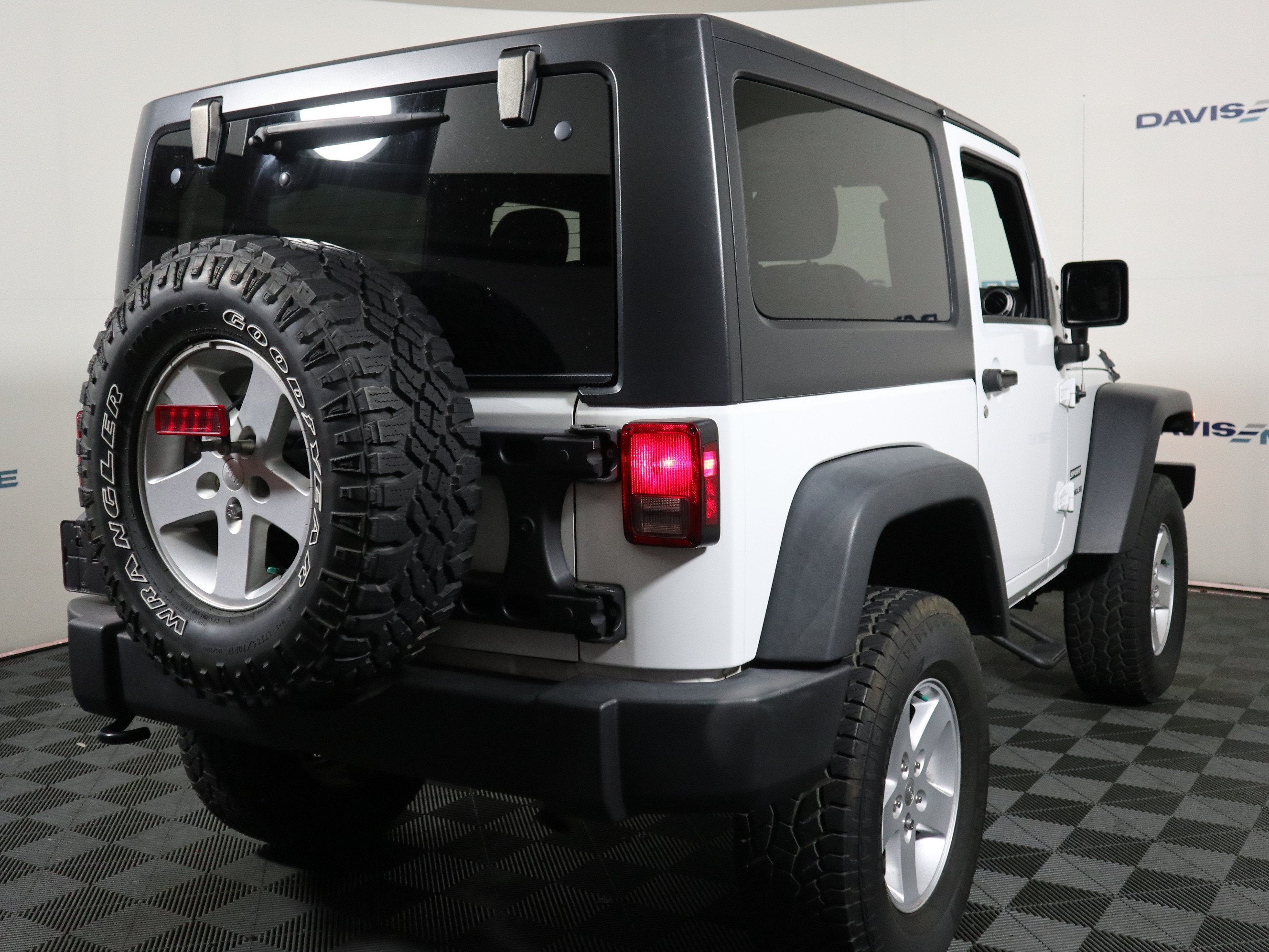 2017 Jeep Wrangler Sport