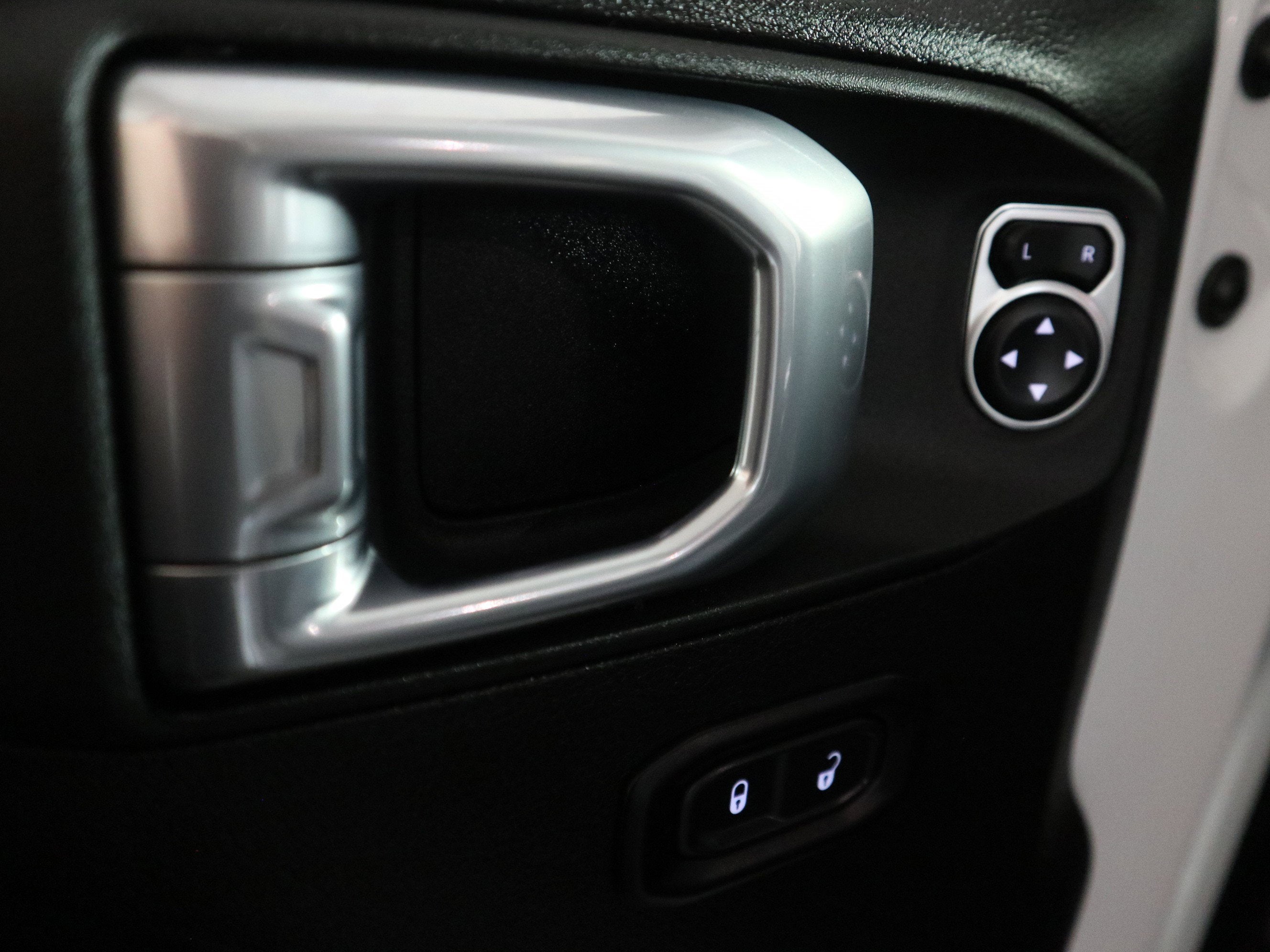 2025 Jeep Wrangler 4-Door Summit 4x4