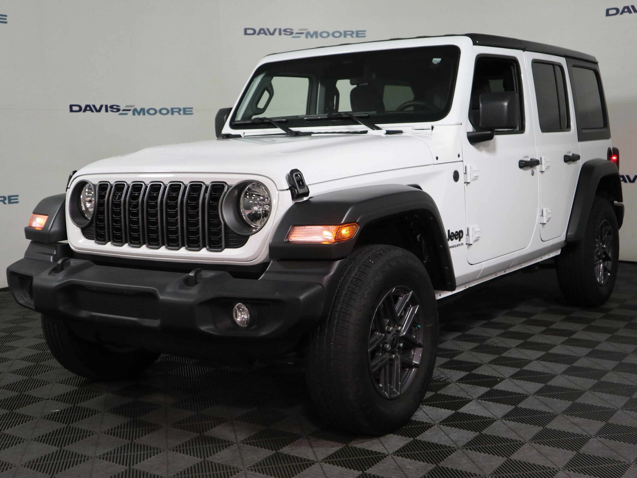 2025 Jeep Wrangler 4-Door Summit 4x4