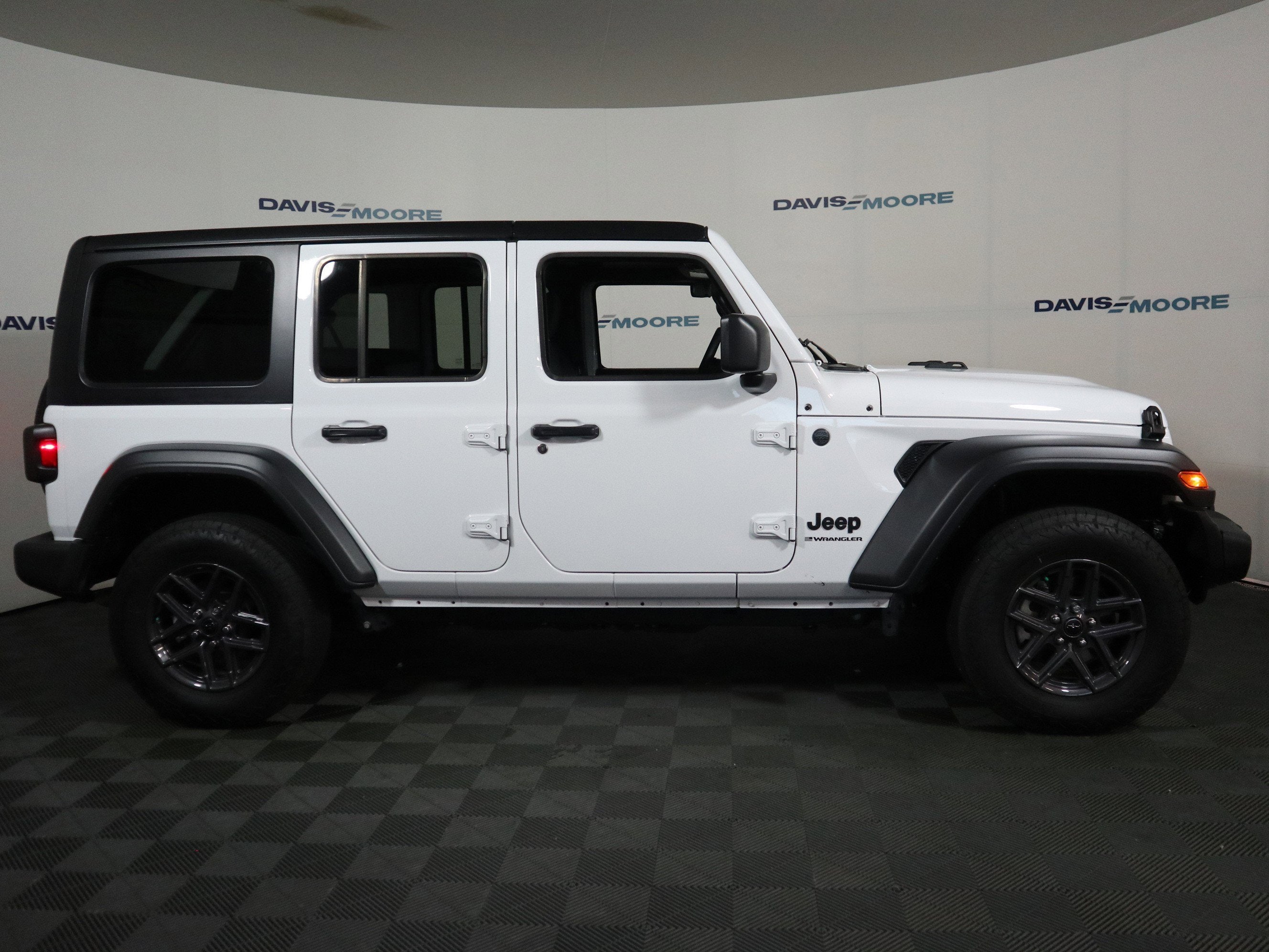 2025 Jeep Wrangler 4-Door Summit 4x4