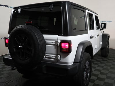 2025 Jeep Wrangler 4-Door Summit 4x4