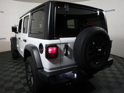 2025 Jeep Wrangler 4-Door Summit 4x4