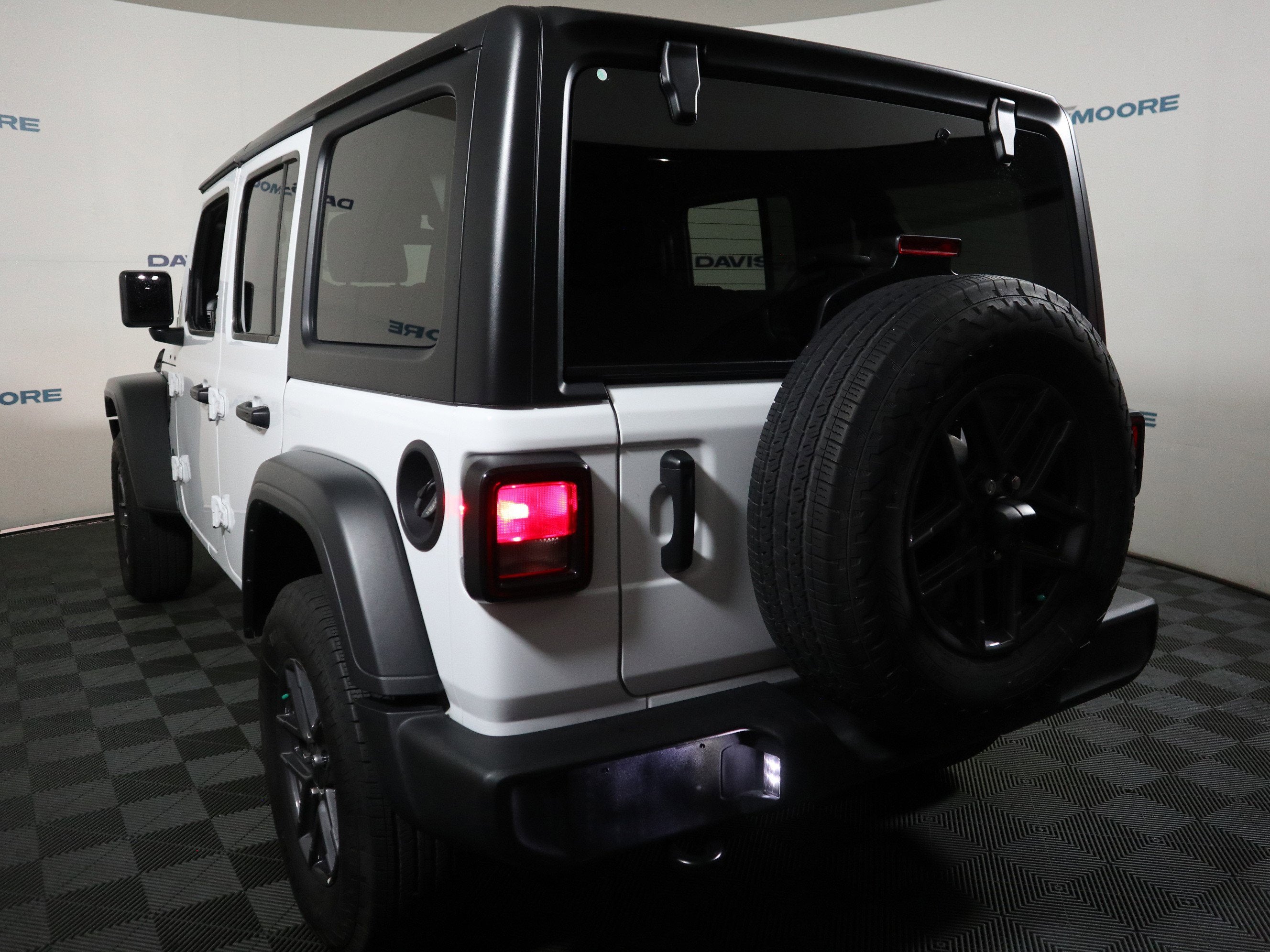2025 Jeep Wrangler 4-Door Summit 4x4