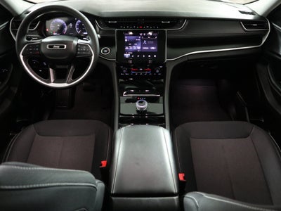 2023 Jeep Grand Cherokee Laredo 4x2