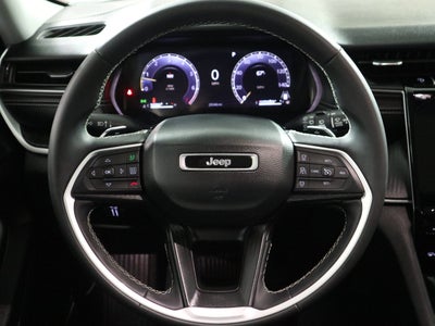 2023 Jeep Grand Cherokee Laredo 4x2
