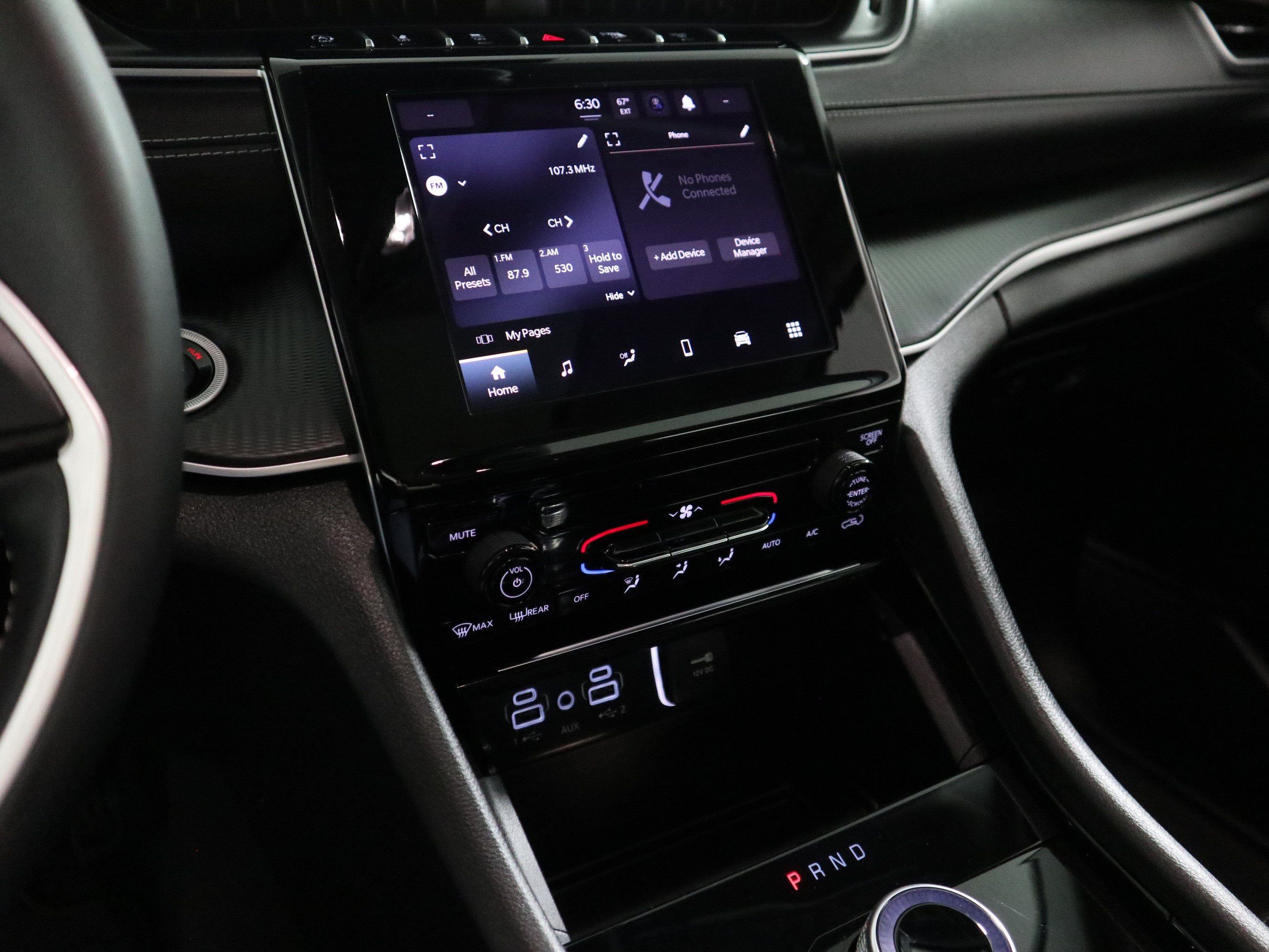 2023 Jeep Grand Cherokee Laredo 4x2