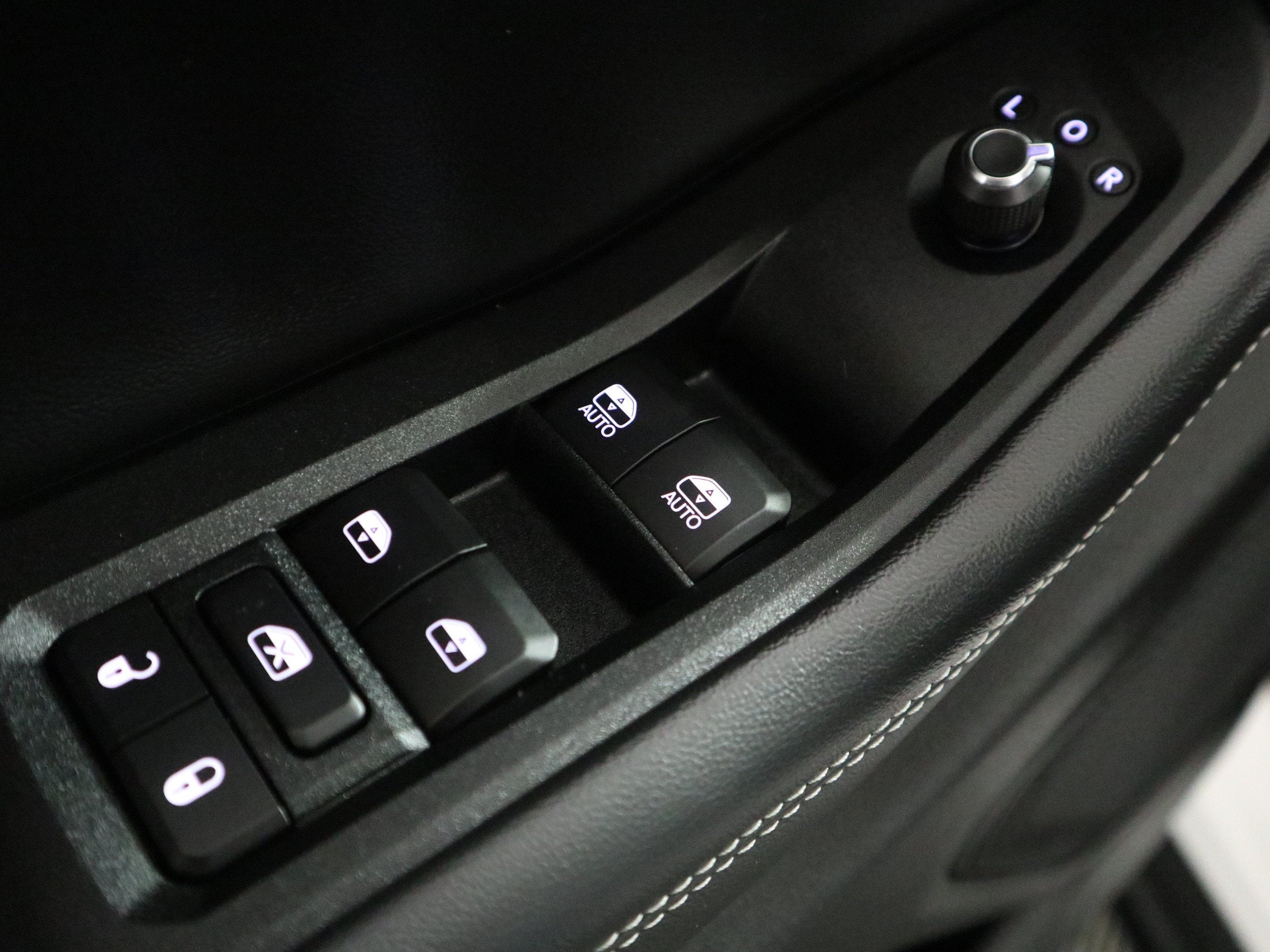 2023 Jeep Grand Cherokee Laredo 4x2