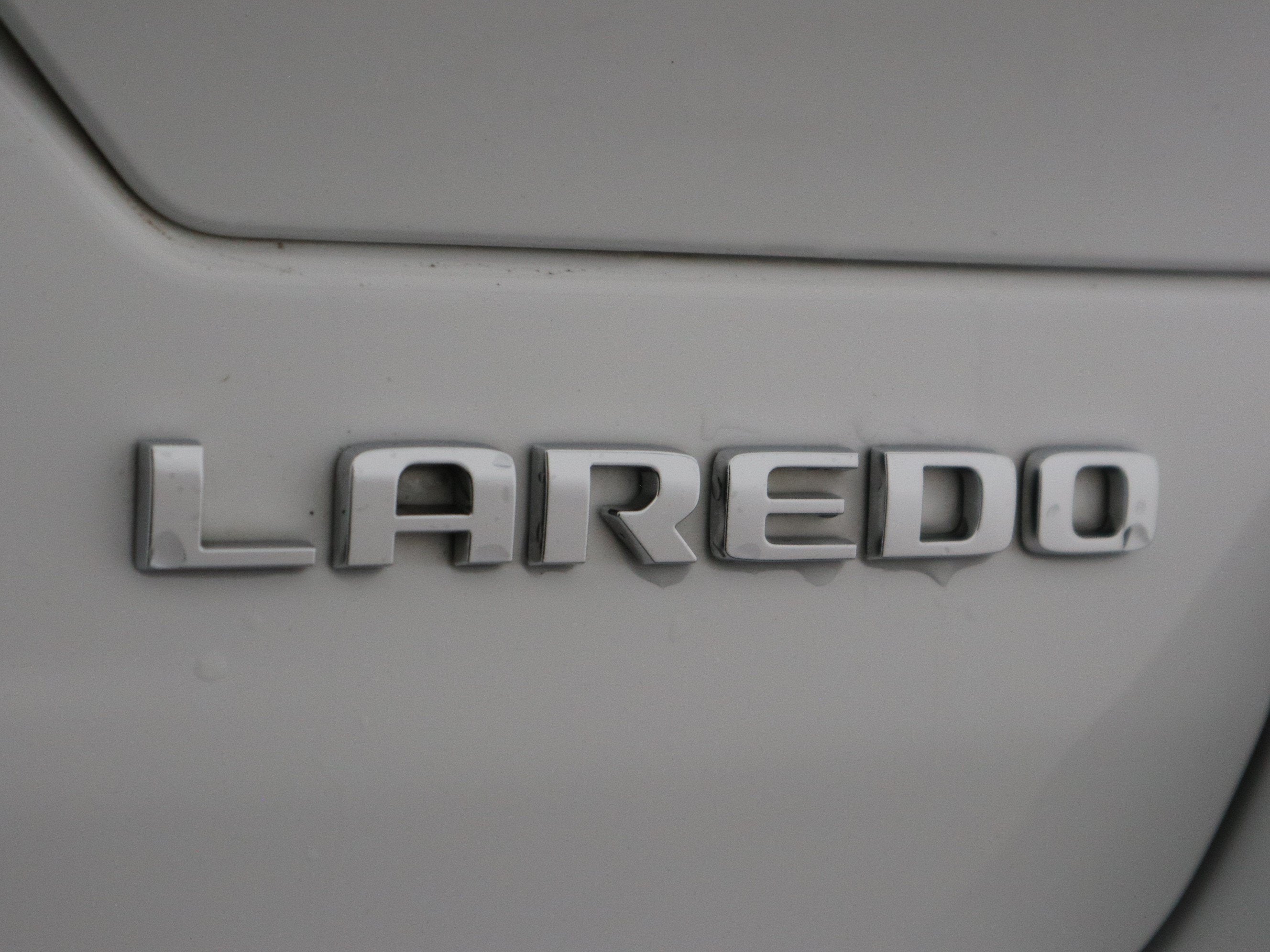2023 Jeep Grand Cherokee Laredo 4x2