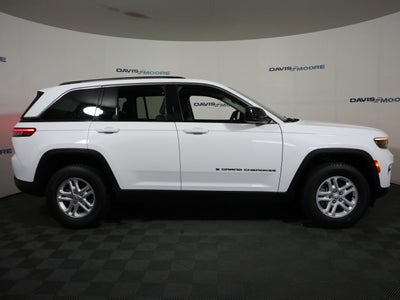 2023 Jeep Grand Cherokee Laredo 4x2