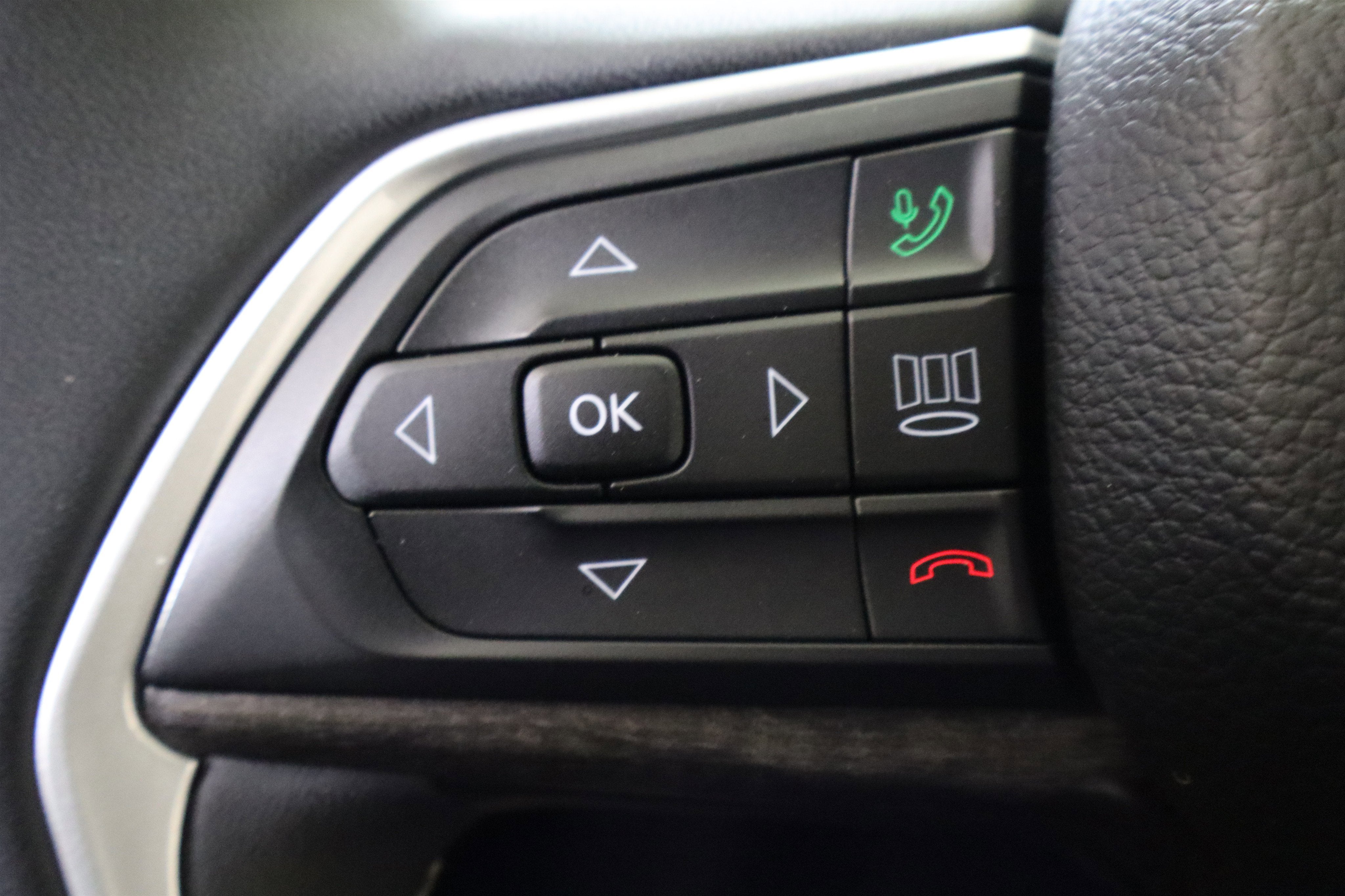 2023 Jeep Grand Cherokee Limited 4x2