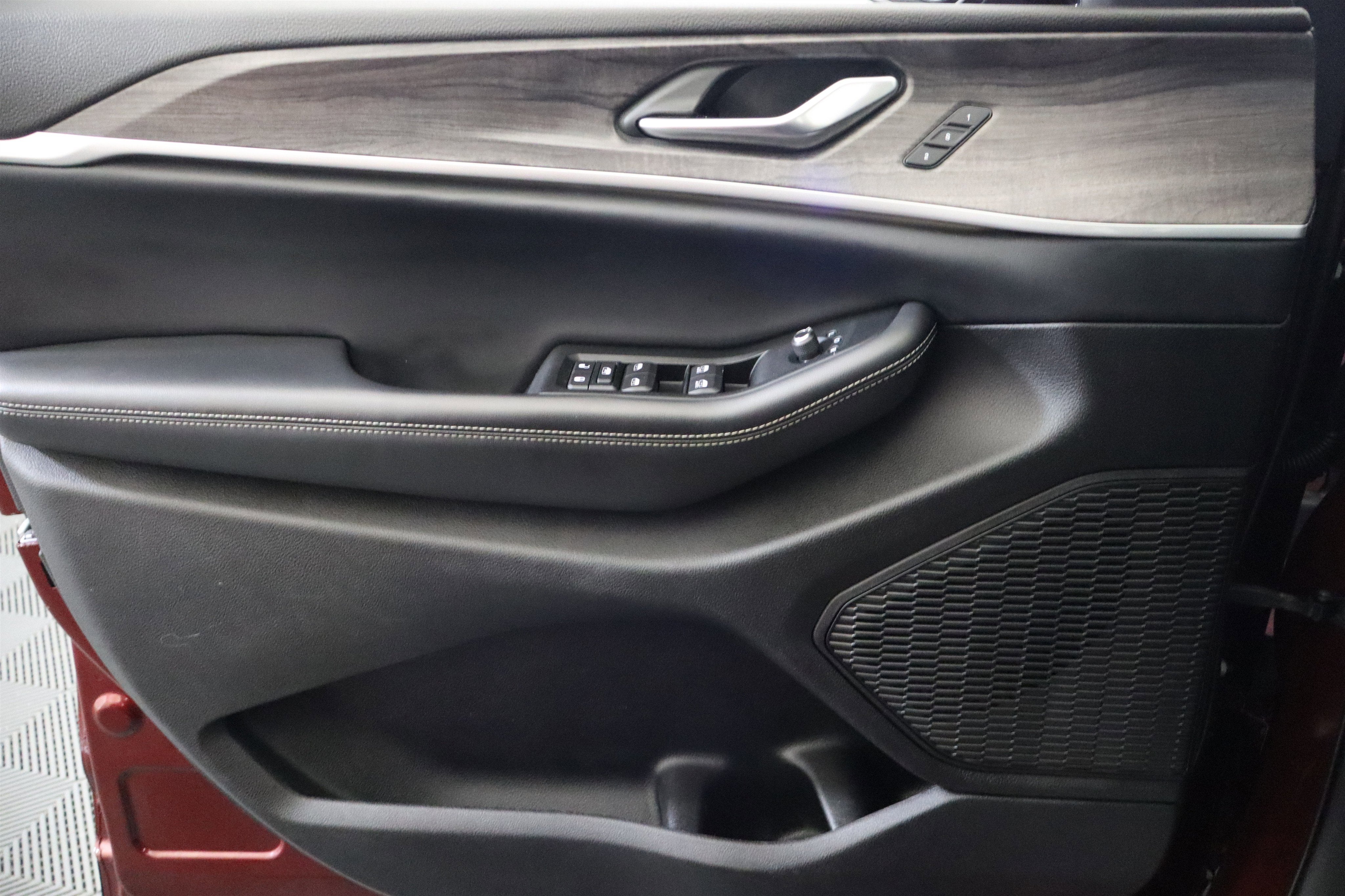 2023 Jeep Grand Cherokee Limited 4x2