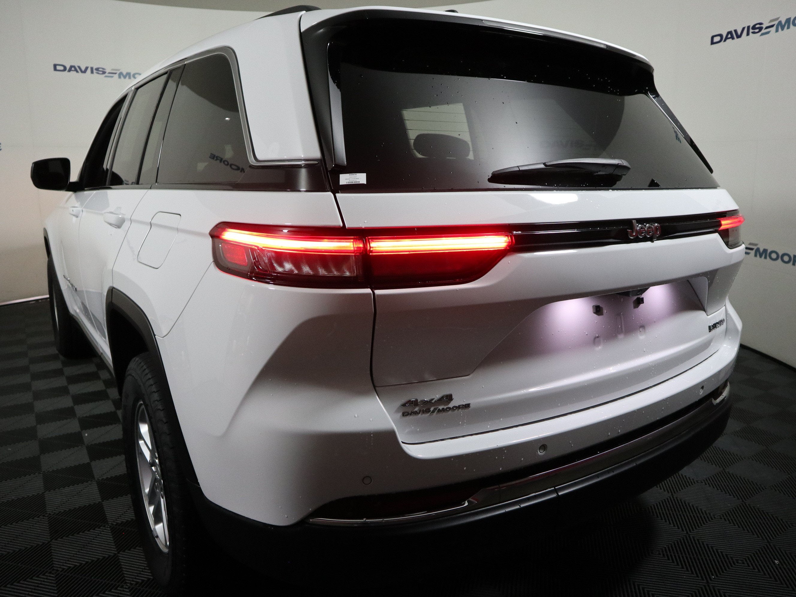 2023 Jeep Grand Cherokee Laredo