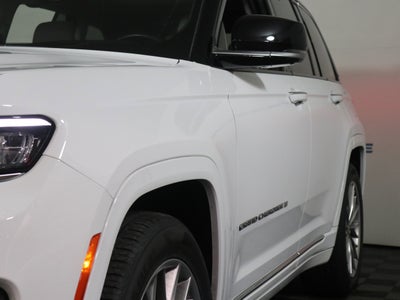 2022 Jeep Grand Cherokee Summit