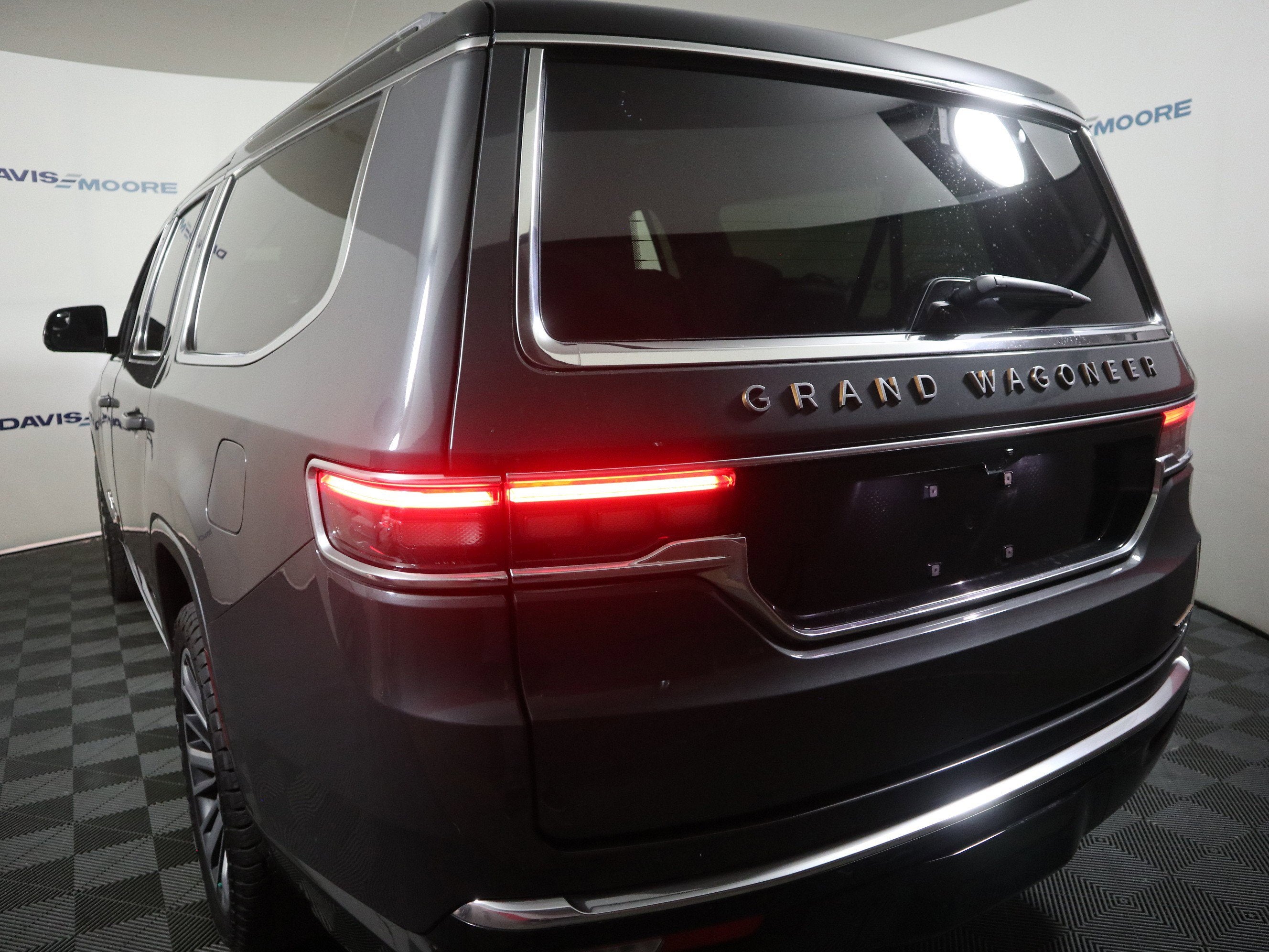 2024 Jeep Grand Wagoneer L Series III