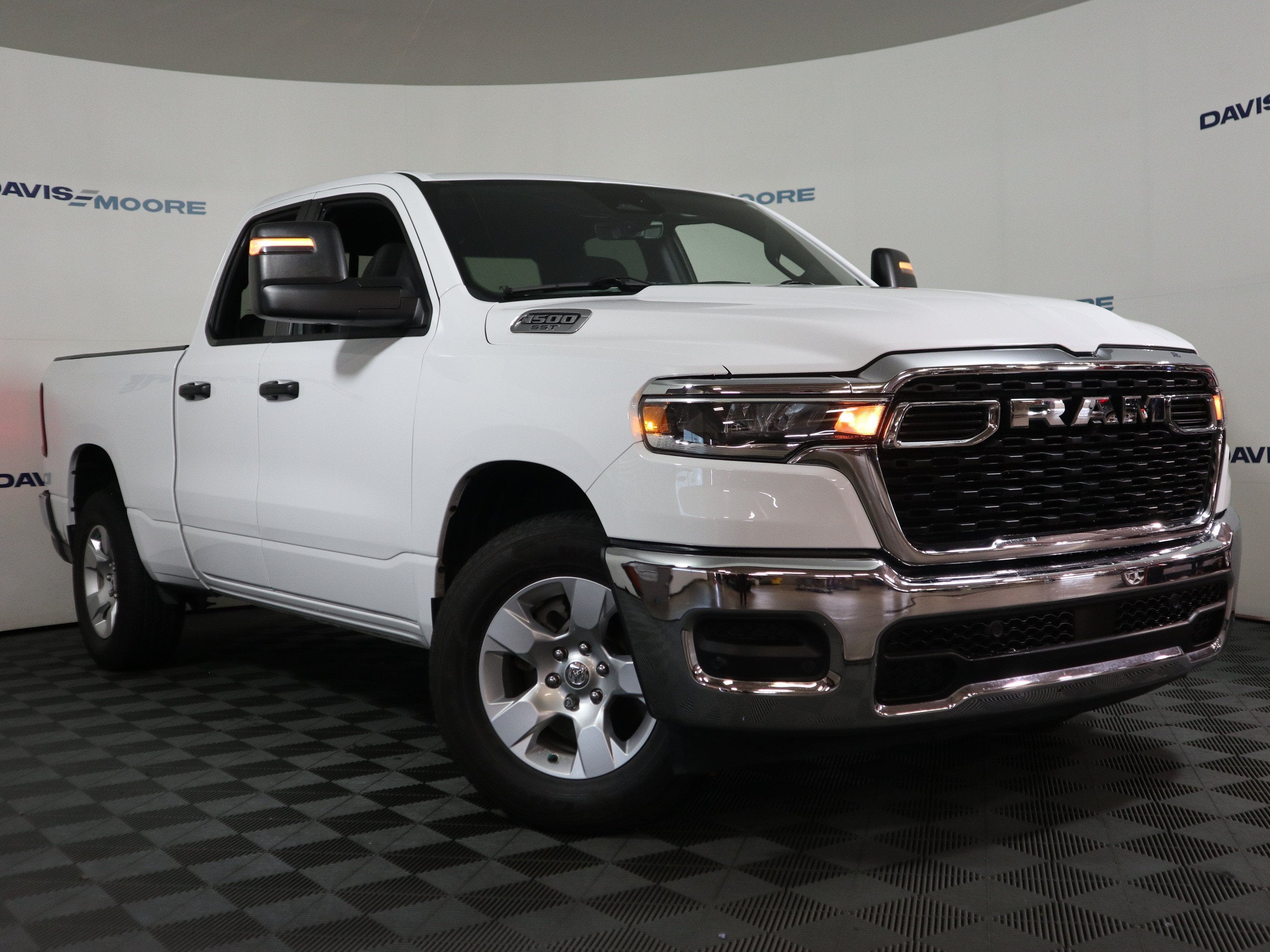 2025 RAM 1500 Tradesman Quad Cab 4x2 6'4" Box