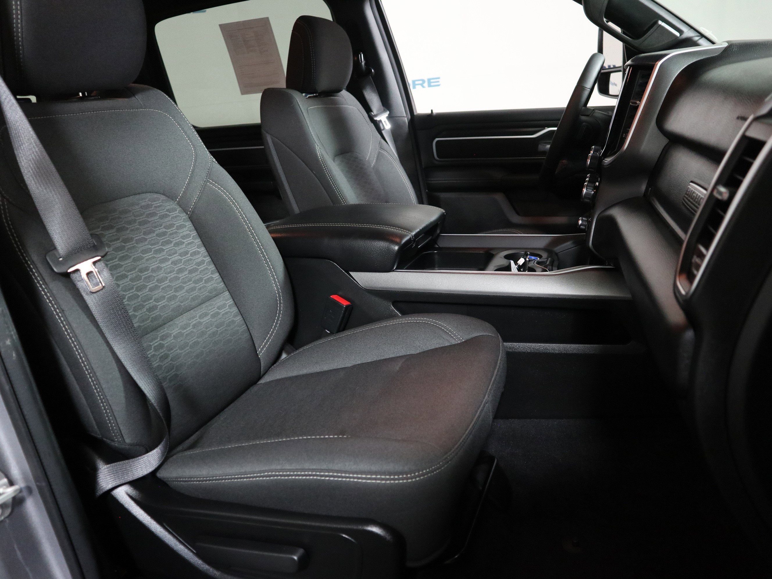 2025 RAM 1500 Big Horn Crew Cab 4x4 5'7" Box