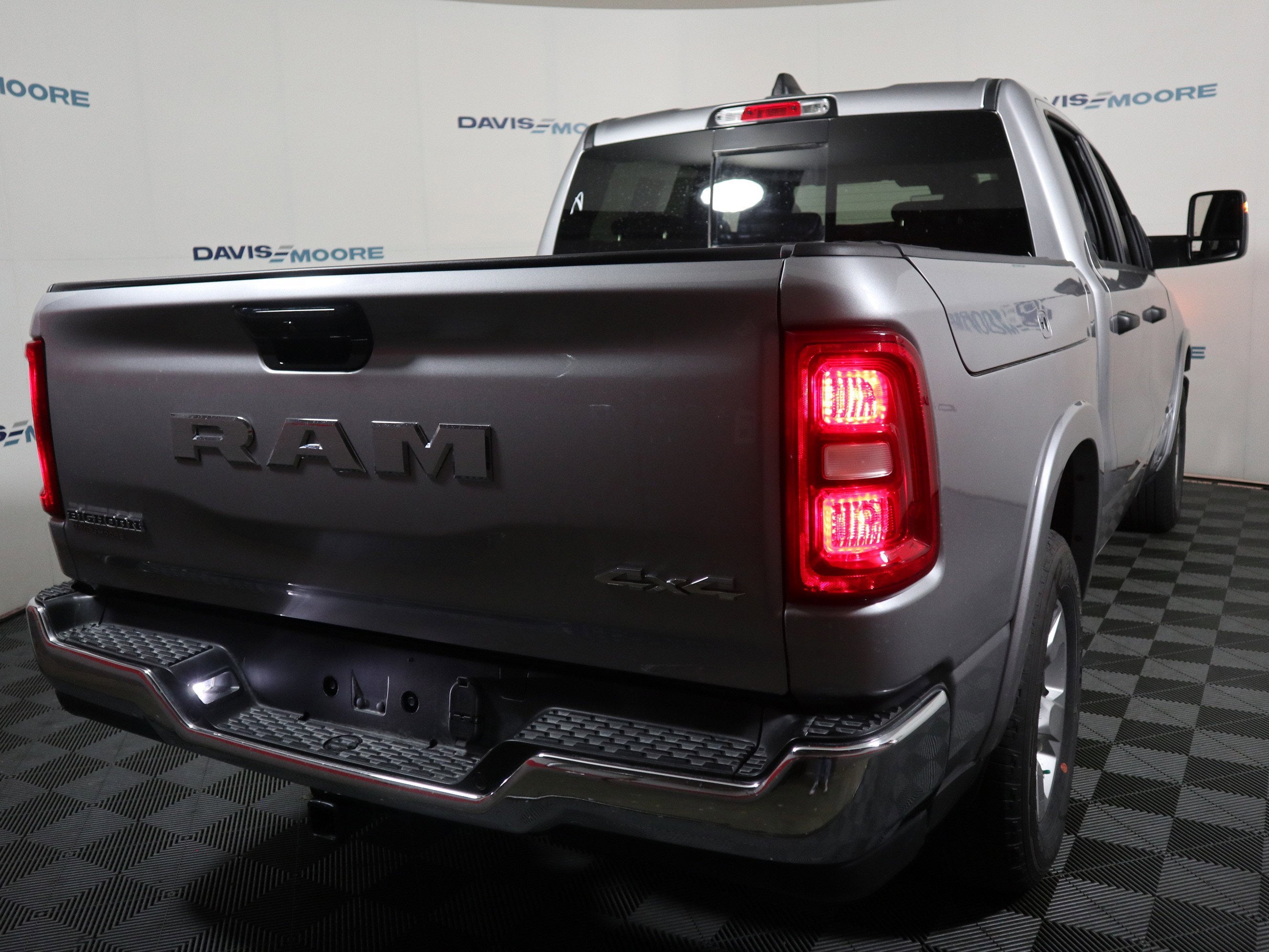 2025 RAM 1500 Big Horn Crew Cab 4x4 5'7" Box