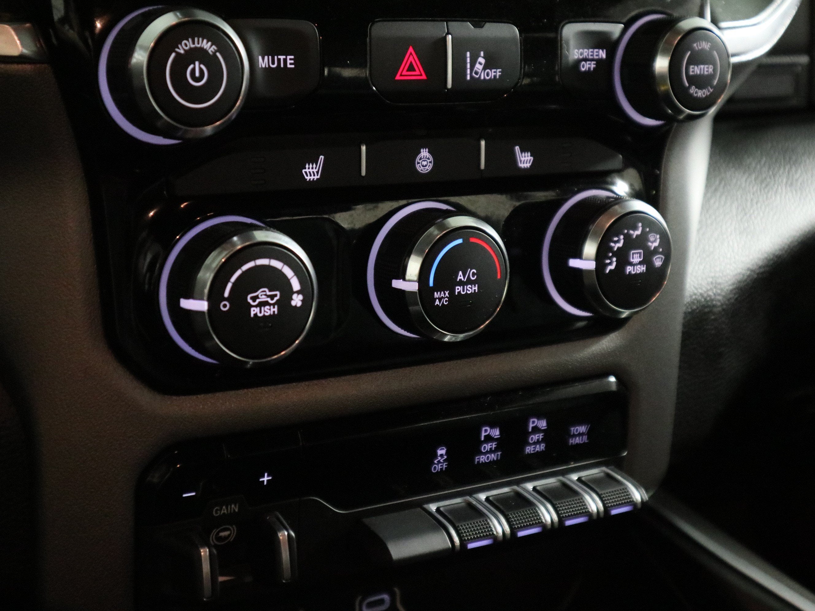 2025 RAM 1500 Lone Star Crew Cab 4x4 5'7" Box