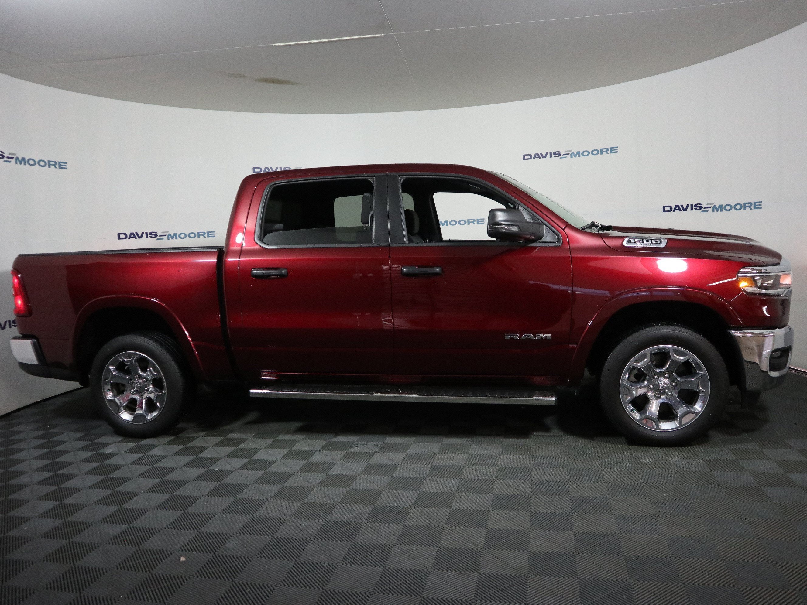 2025 RAM 1500 Lone Star Crew Cab 4x4 5'7" Box