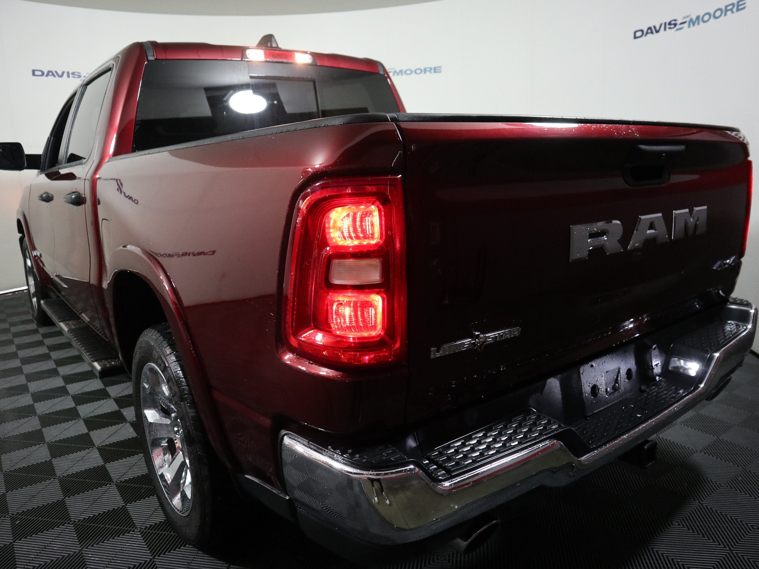2025 RAM 1500 Lone Star Crew Cab 4x4 5'7" Box